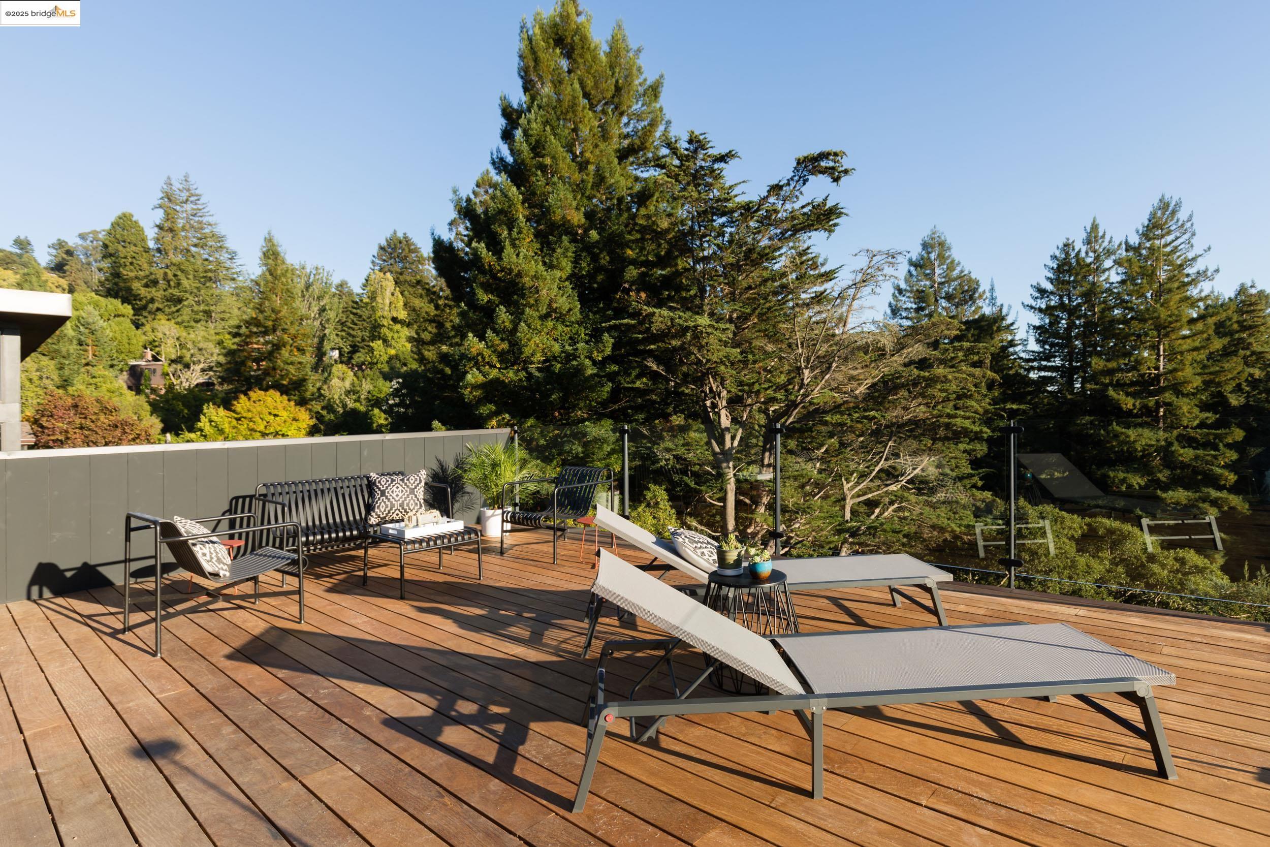 1158 Cragmont