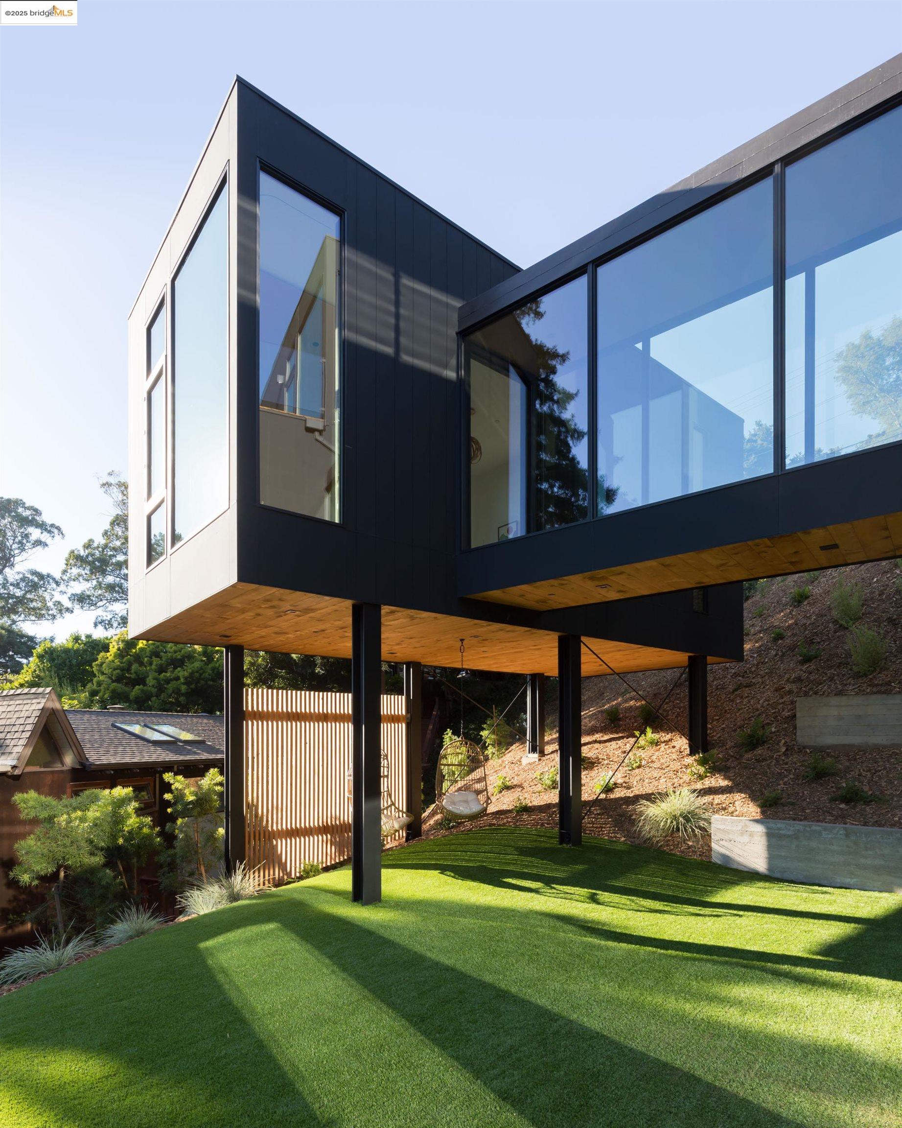 1158 Cragmont