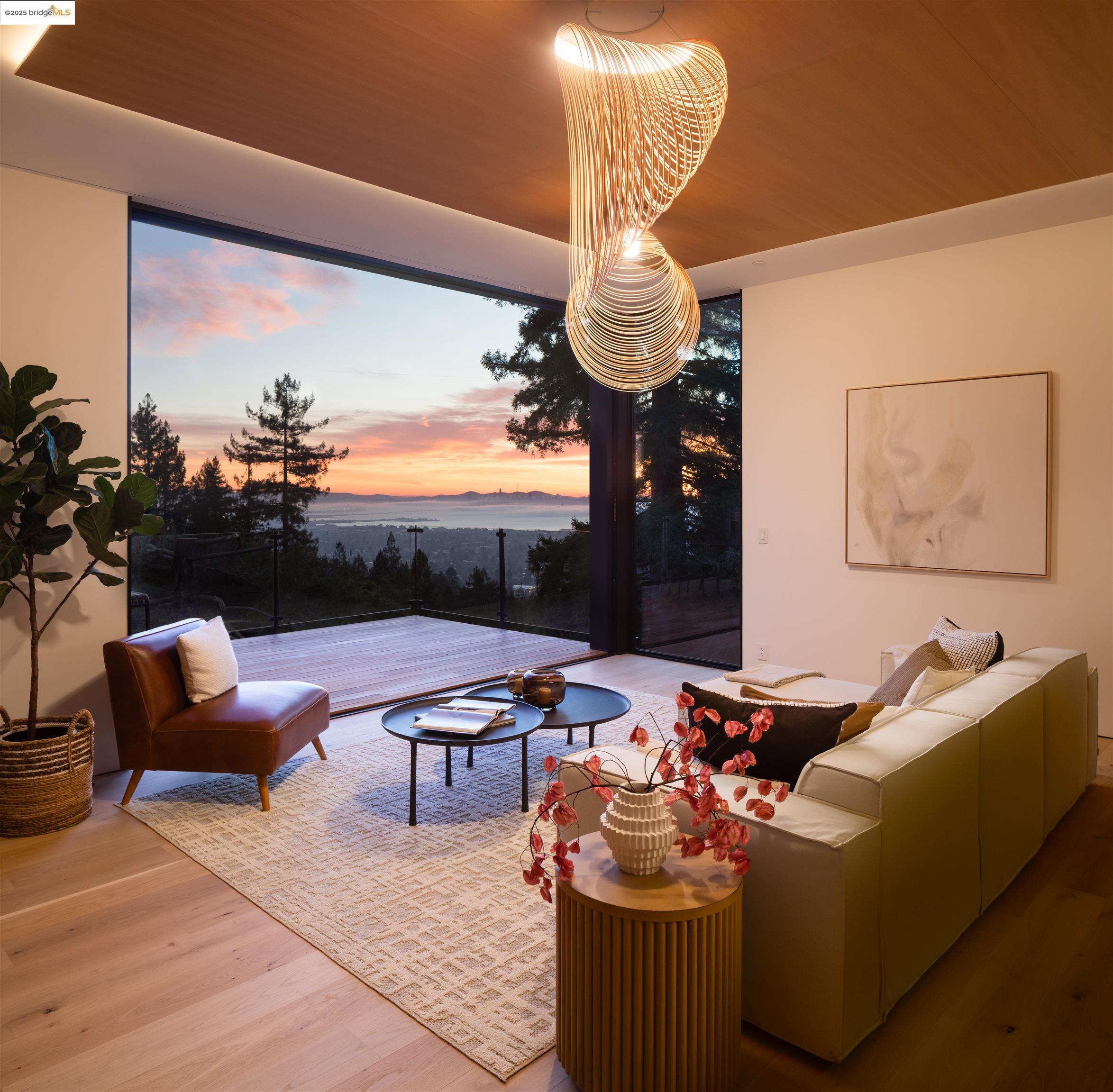 1158 Cragmont