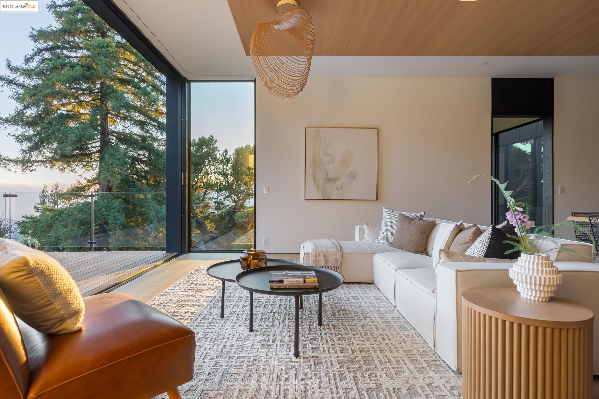 1158 Cragmont