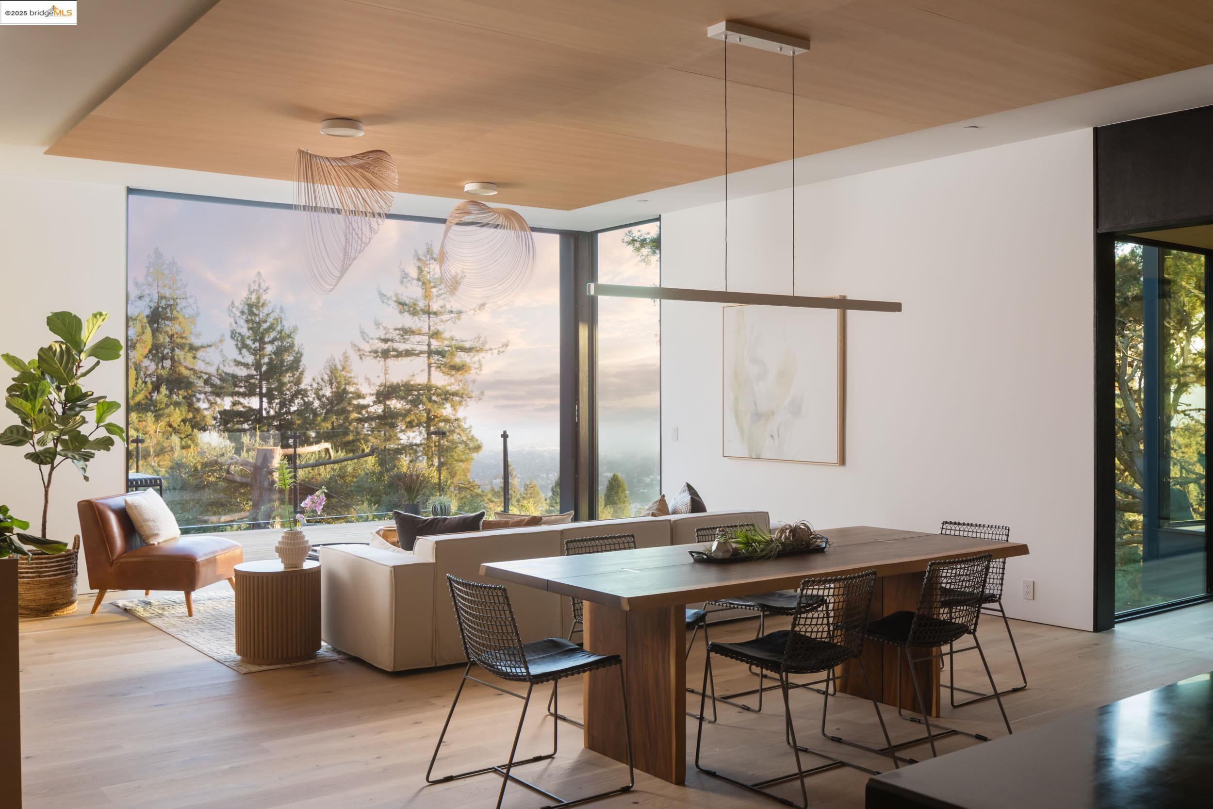 1158 Cragmont