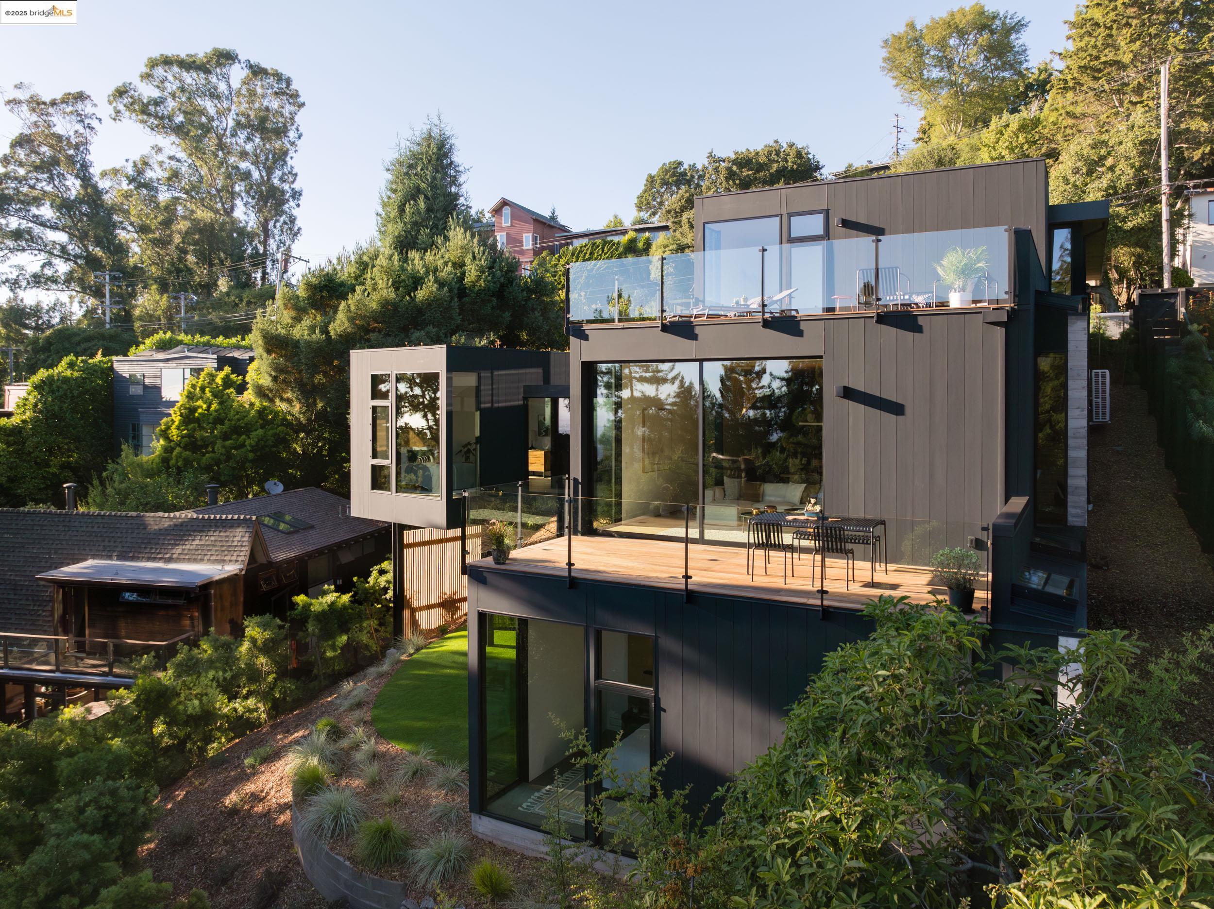 1158 Cragmont