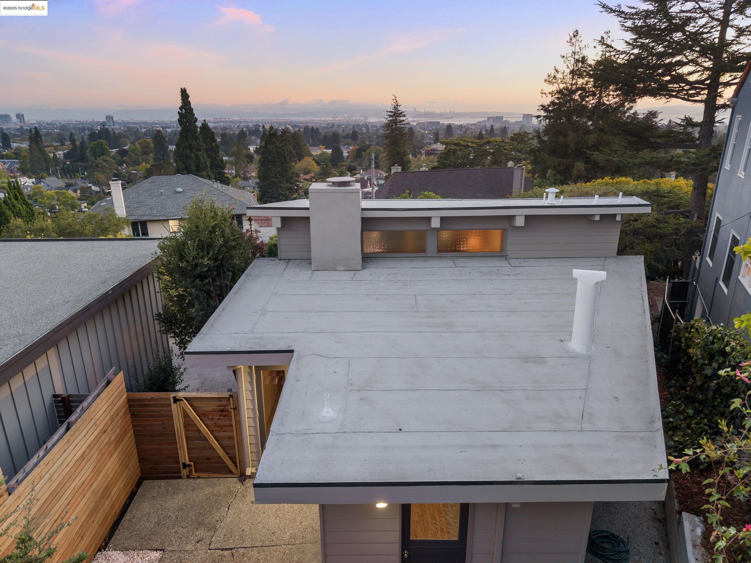 99 Eucalyptus Rd