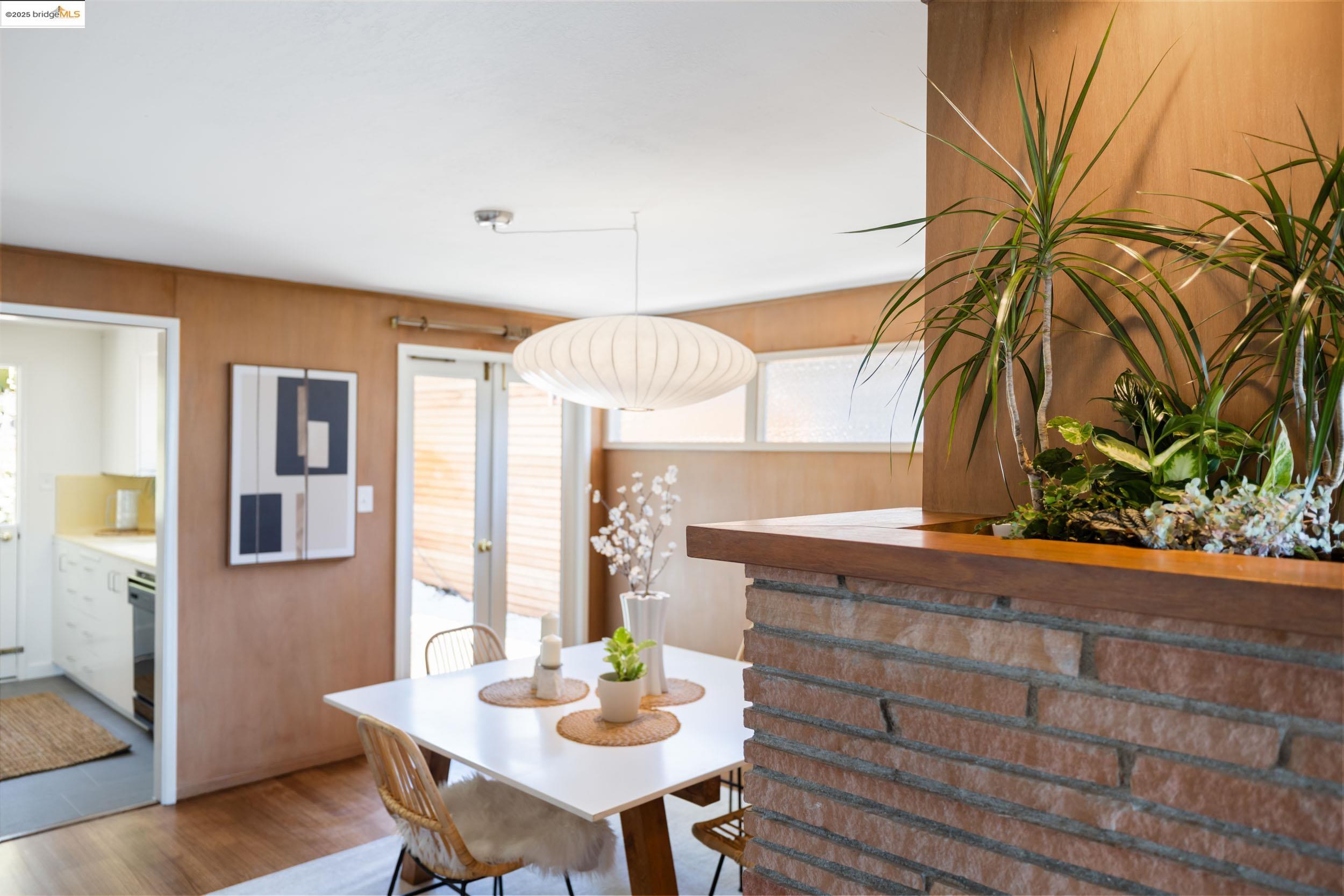 99 Eucalyptus Rd