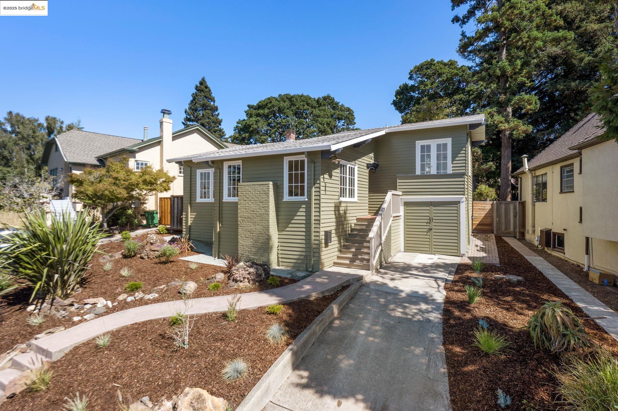 581 Arlington Ave