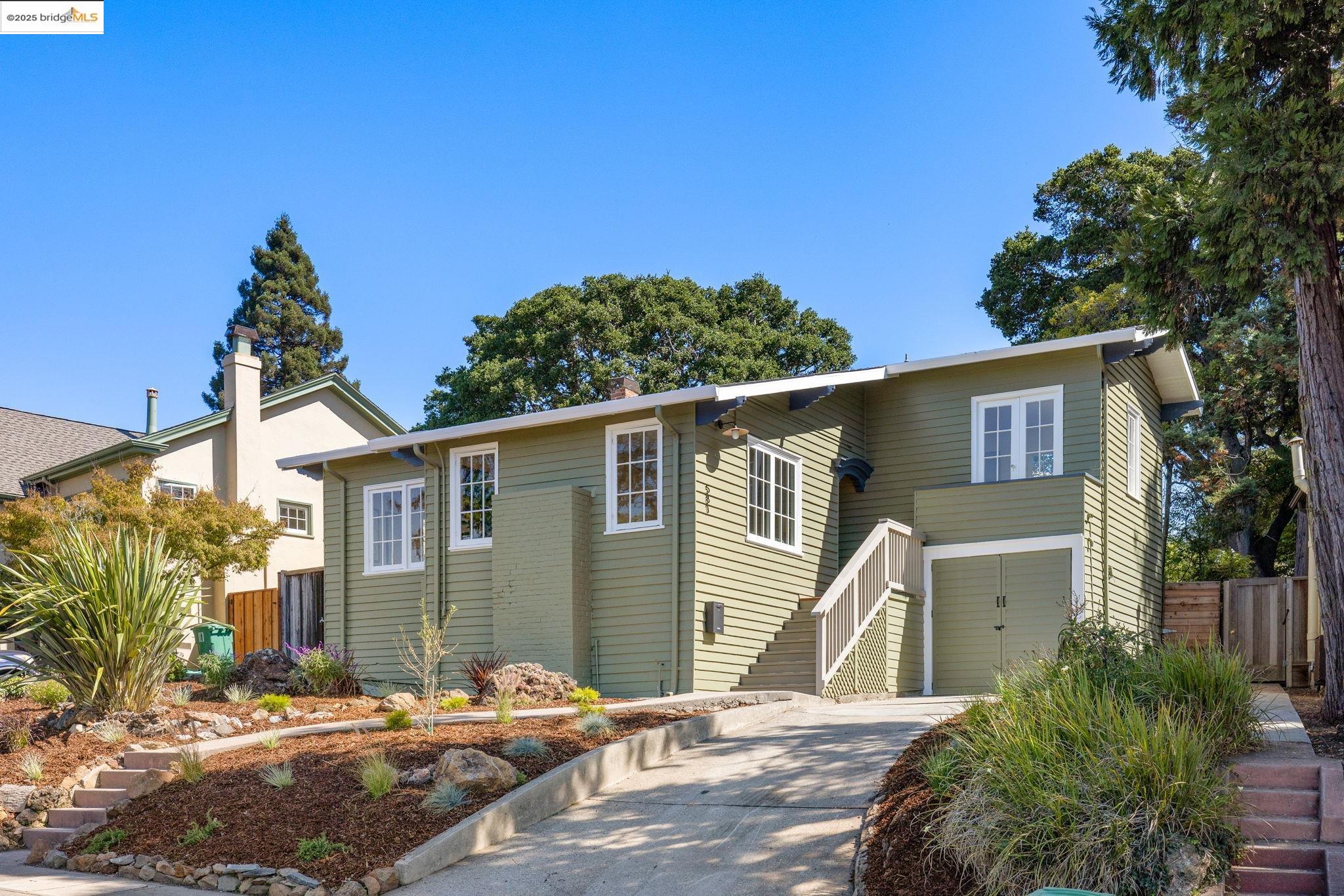 581 Arlington Ave