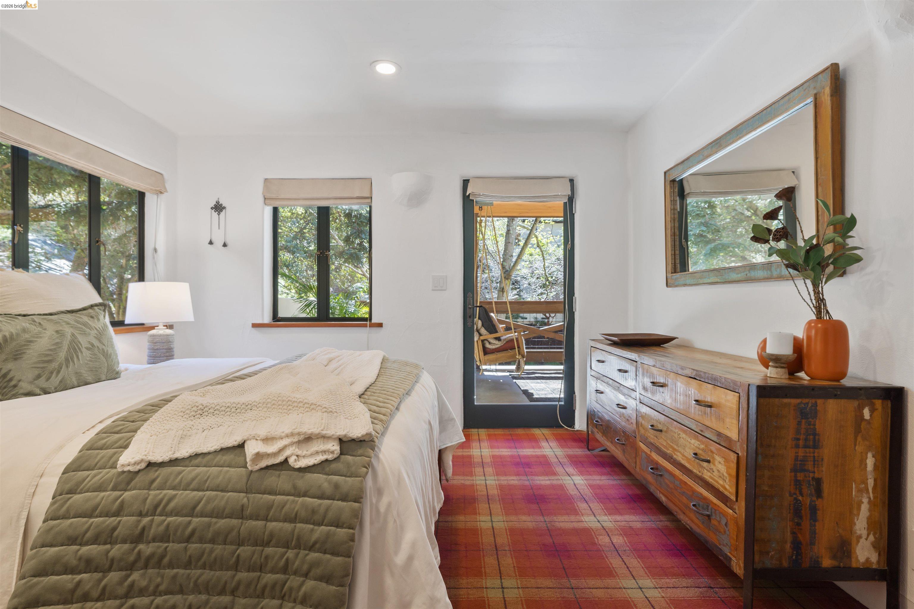 1102 Grand View Drive