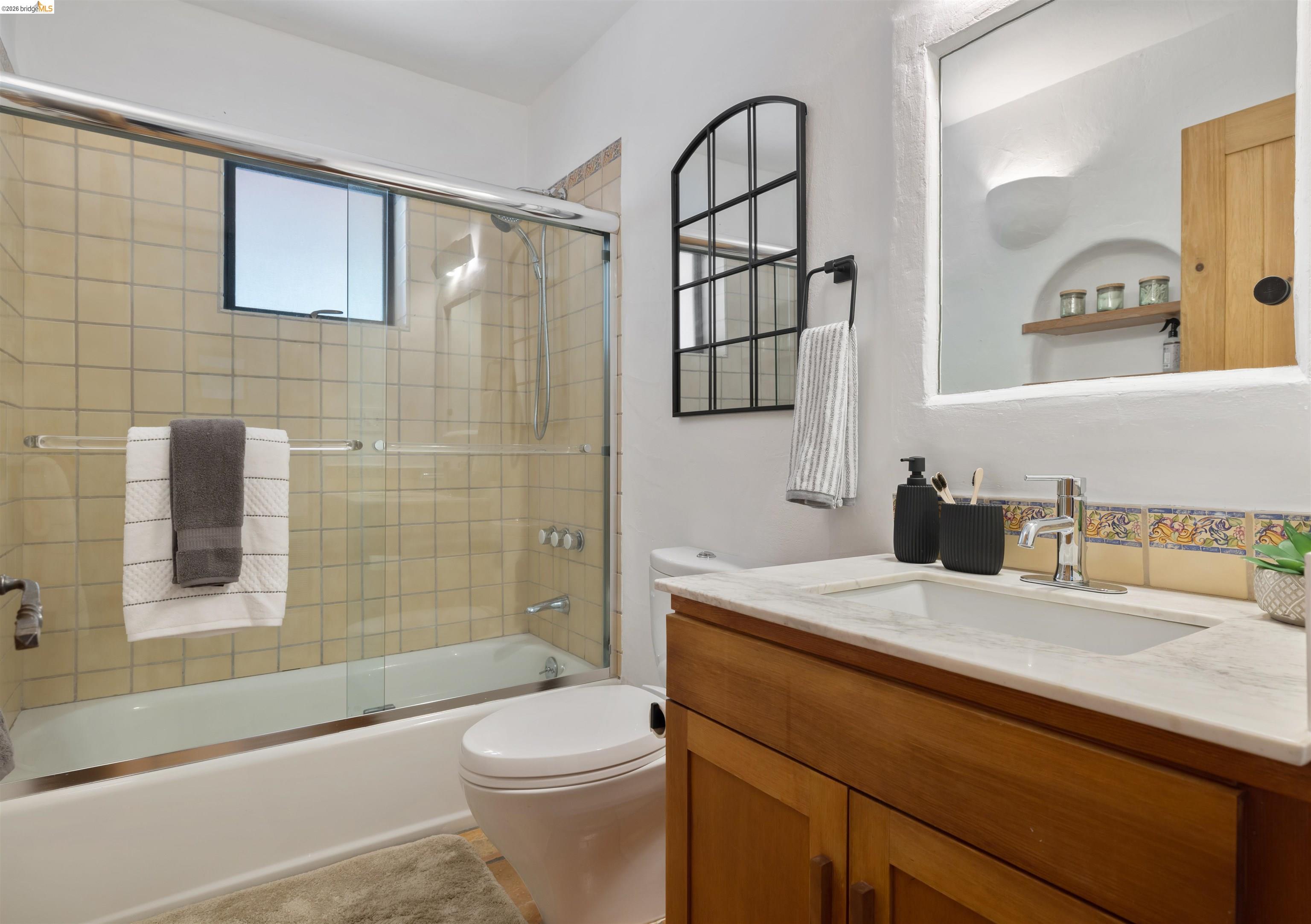 1102 Grand View Drive