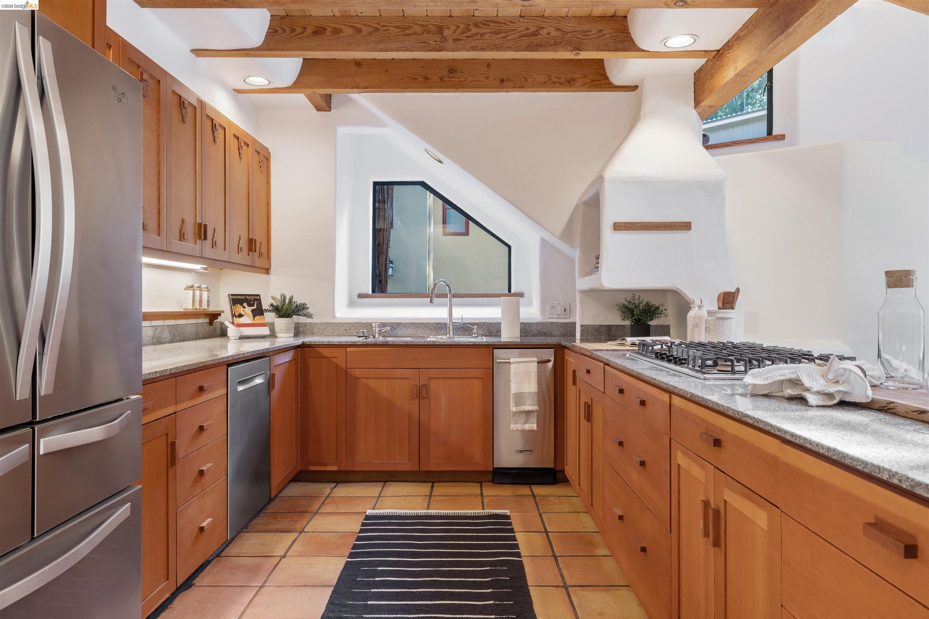 1102 Grand View Drive