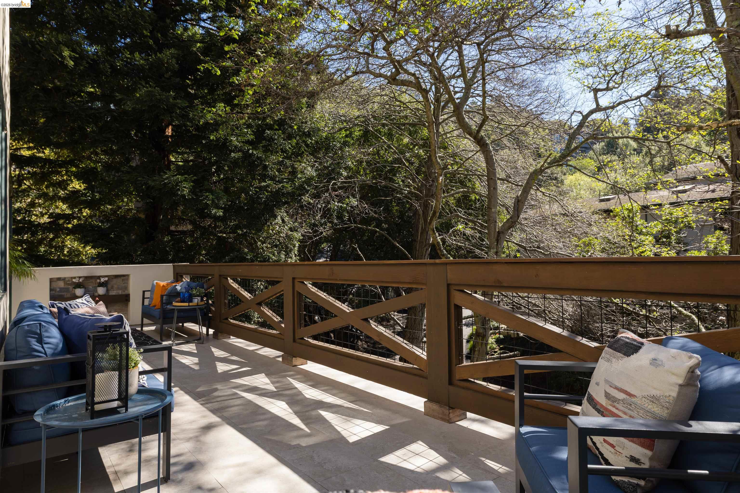 1102 Grand View Drive