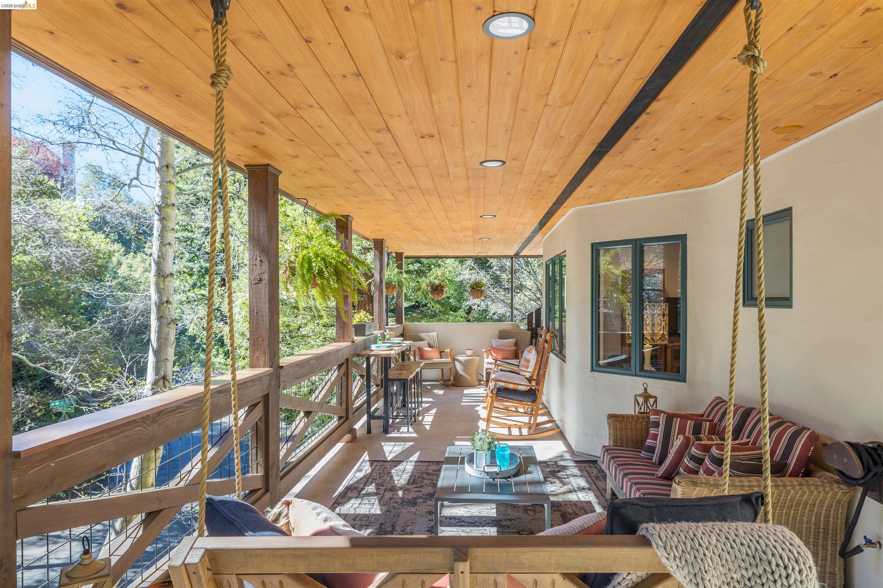 1102 Grand View Drive