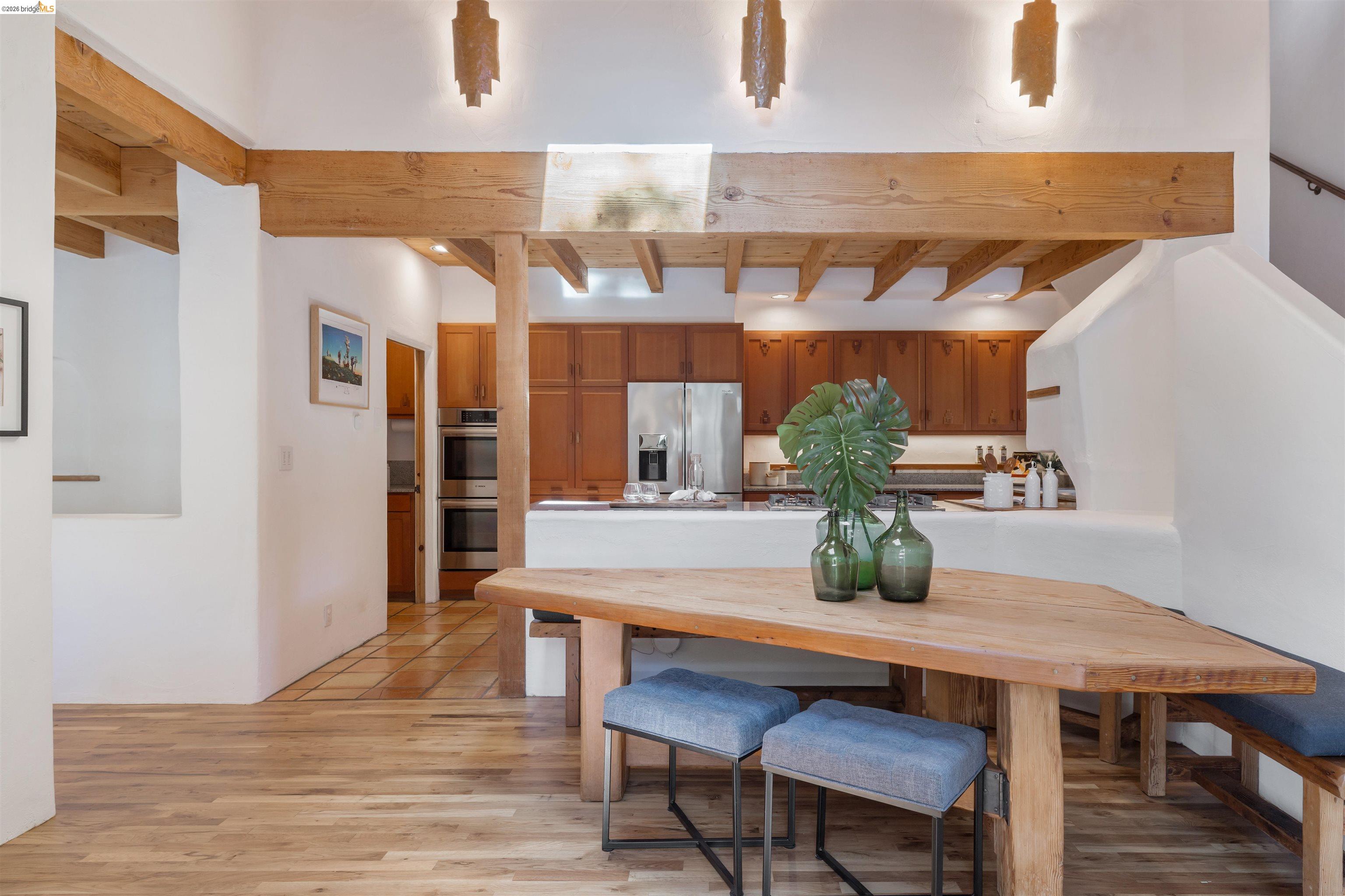 1102 Grand View Drive