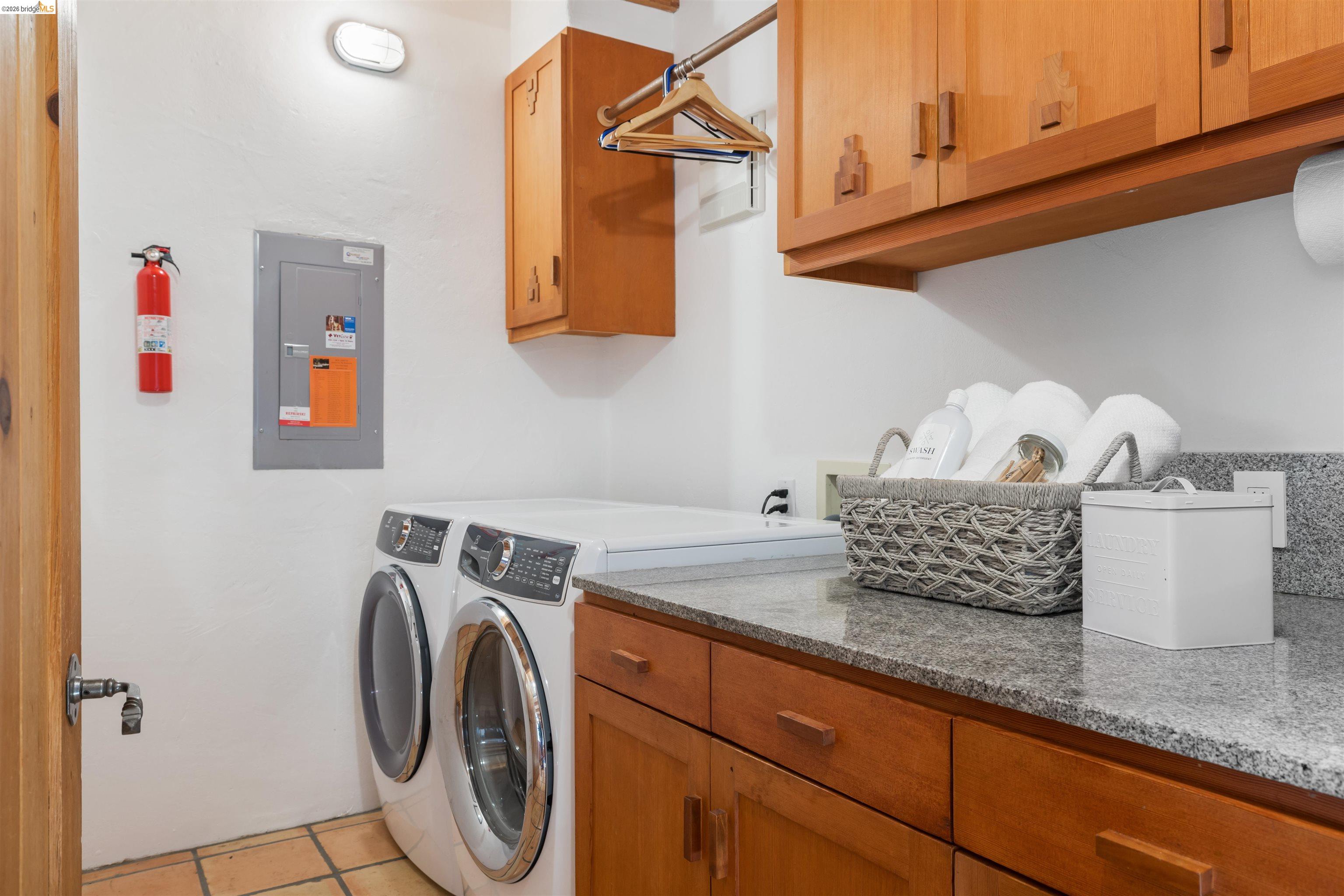 1102 Grand View Drive