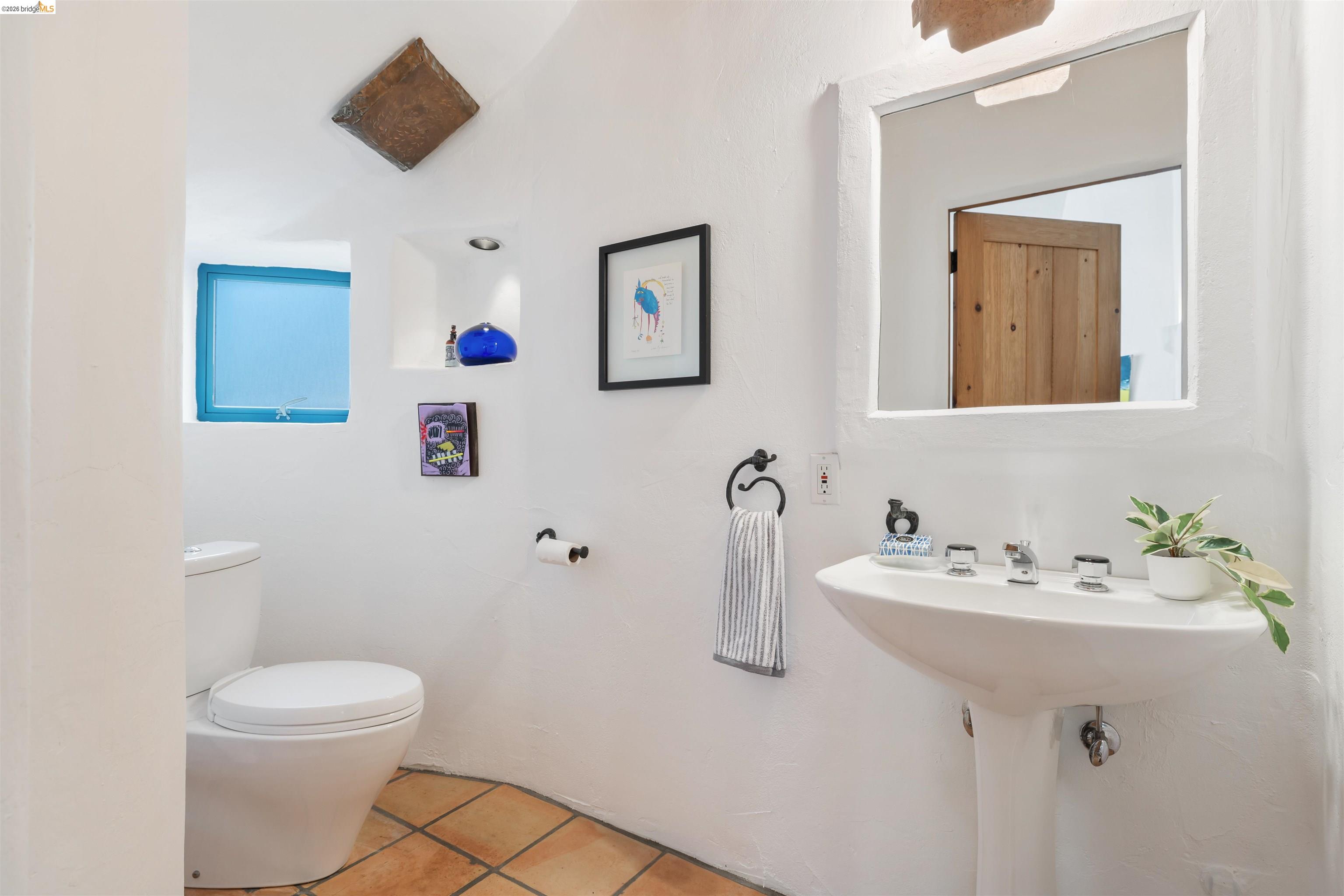 1102 Grand View Drive