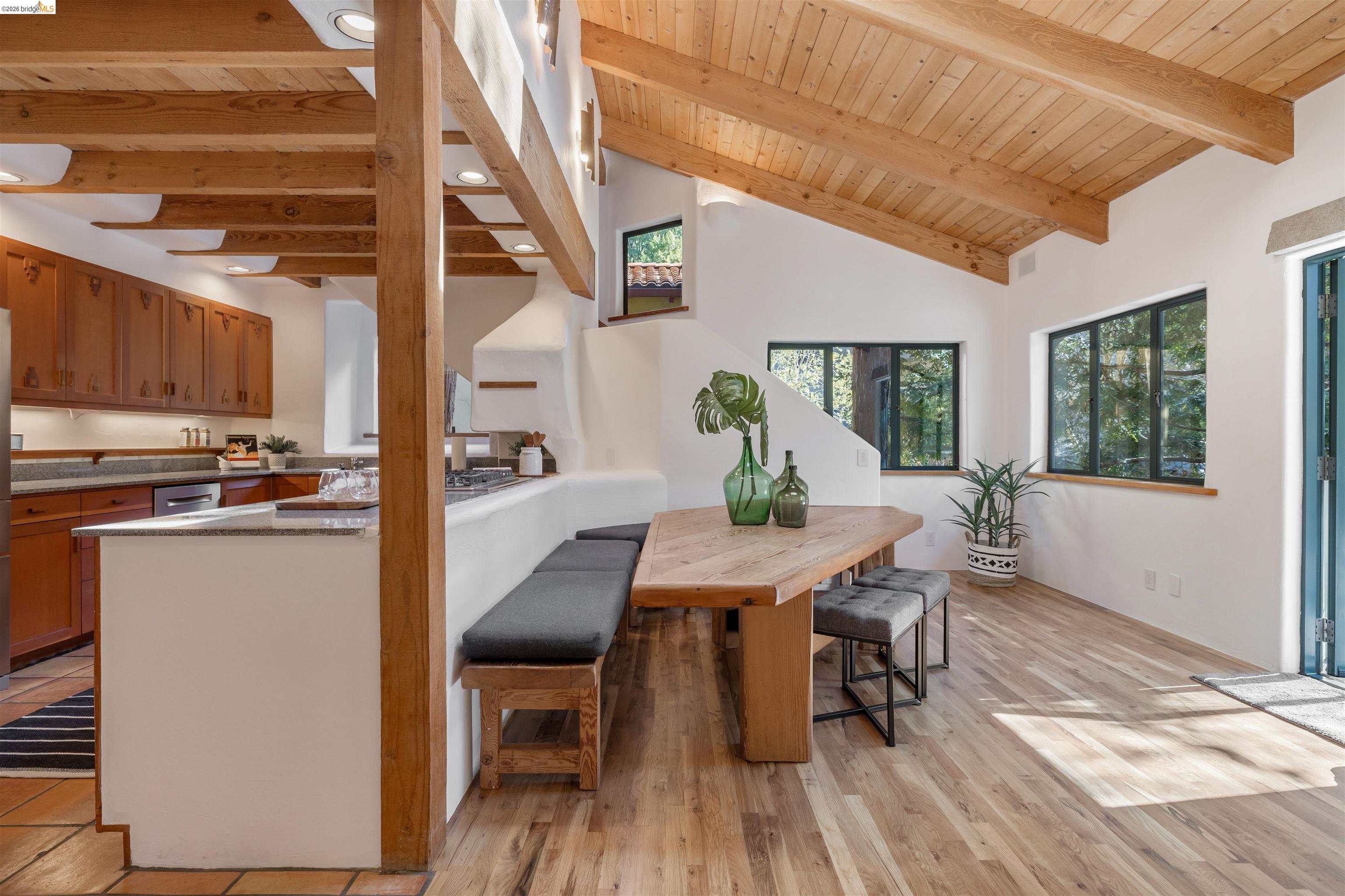 1102 Grand View Drive