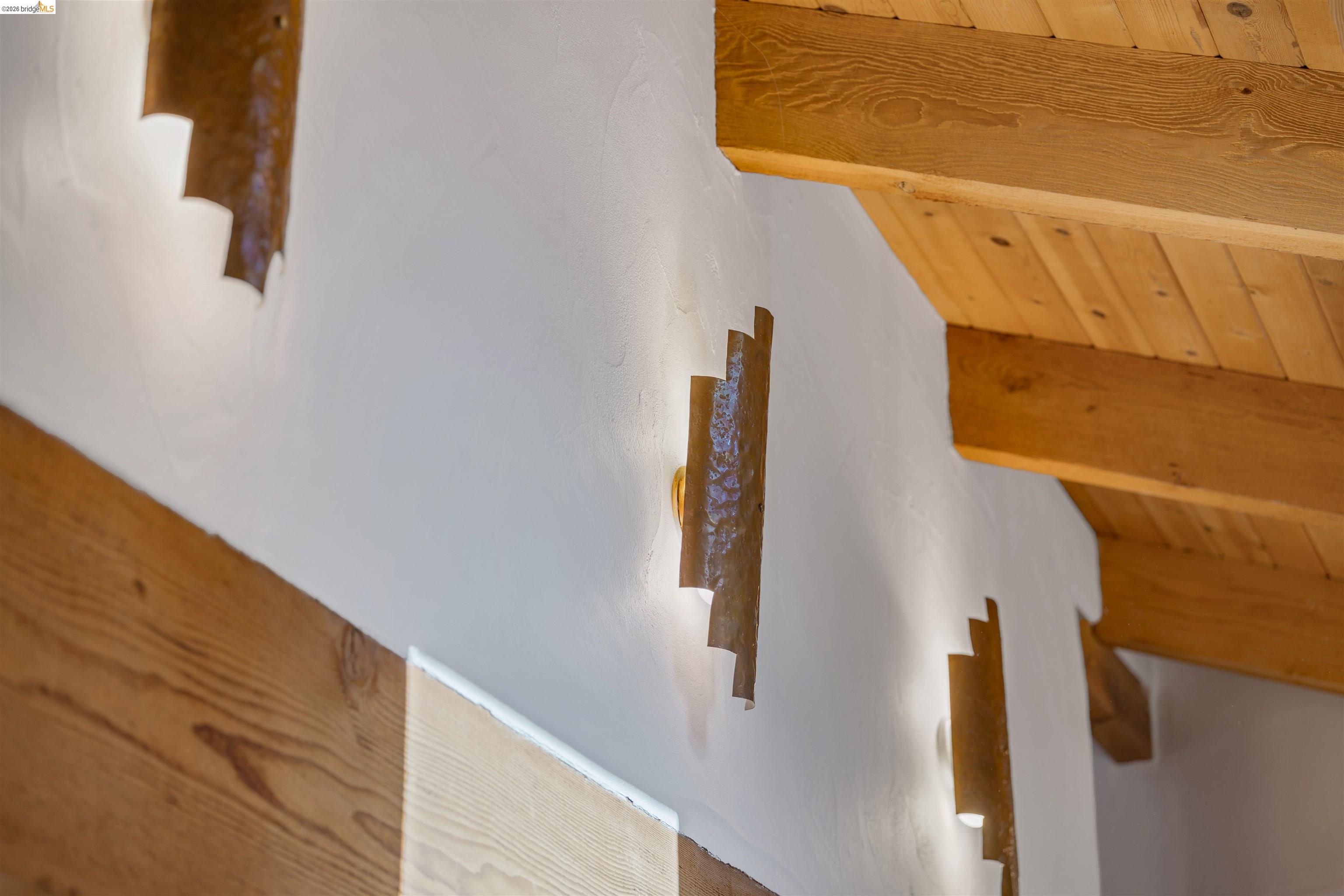 1102 Grand View Drive