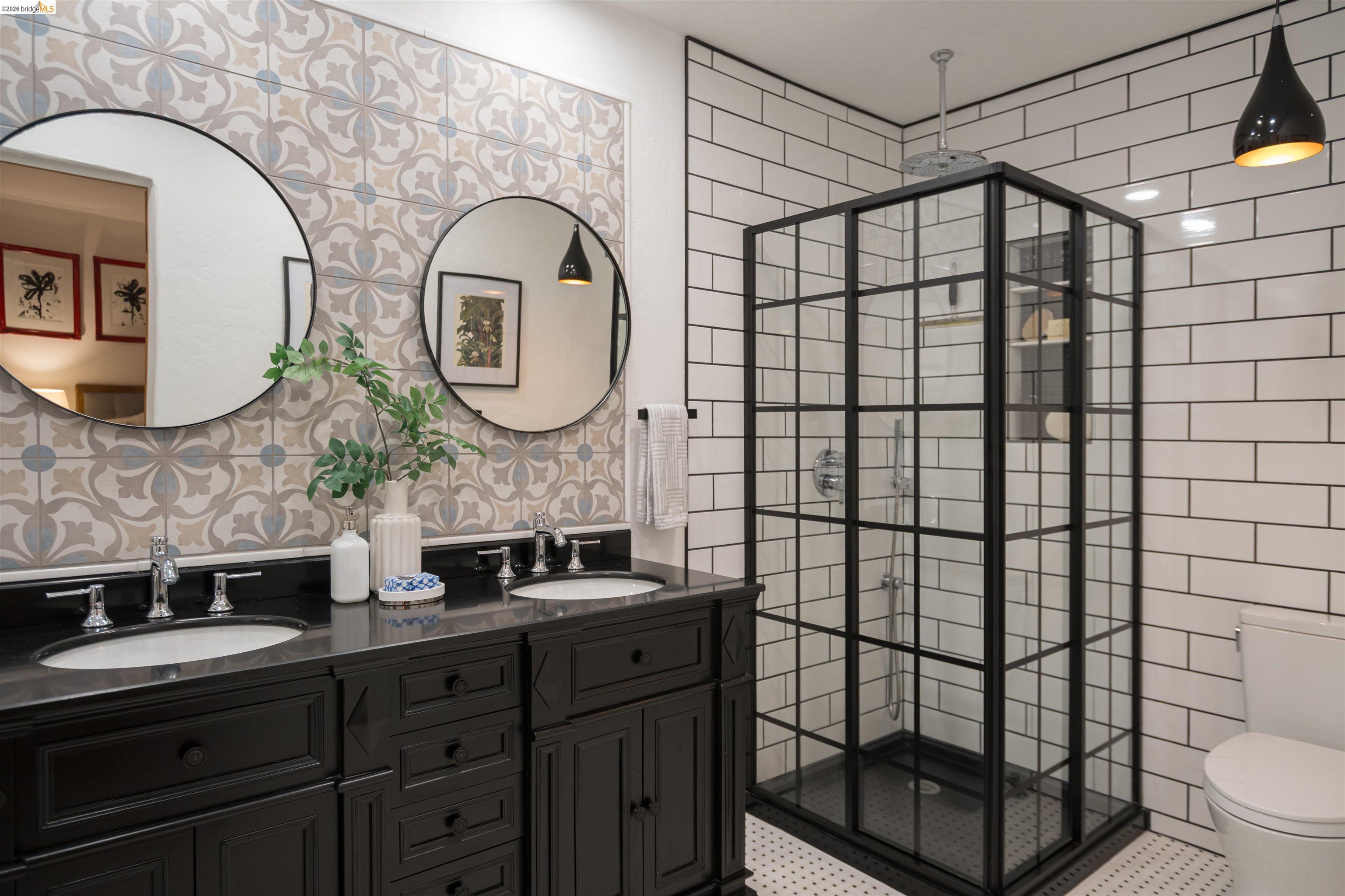 1102 Grand View Drive