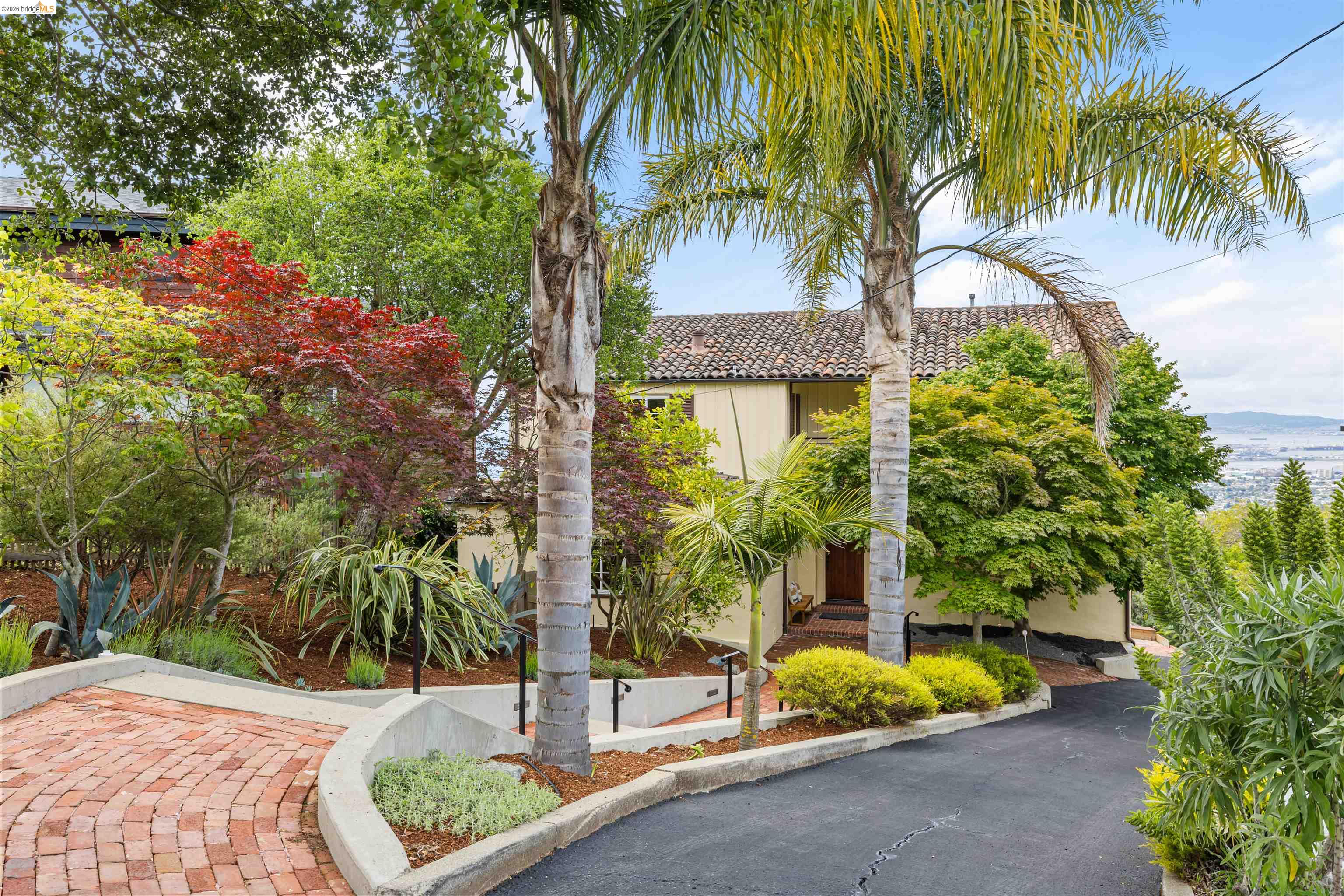 1530 Campus Dr