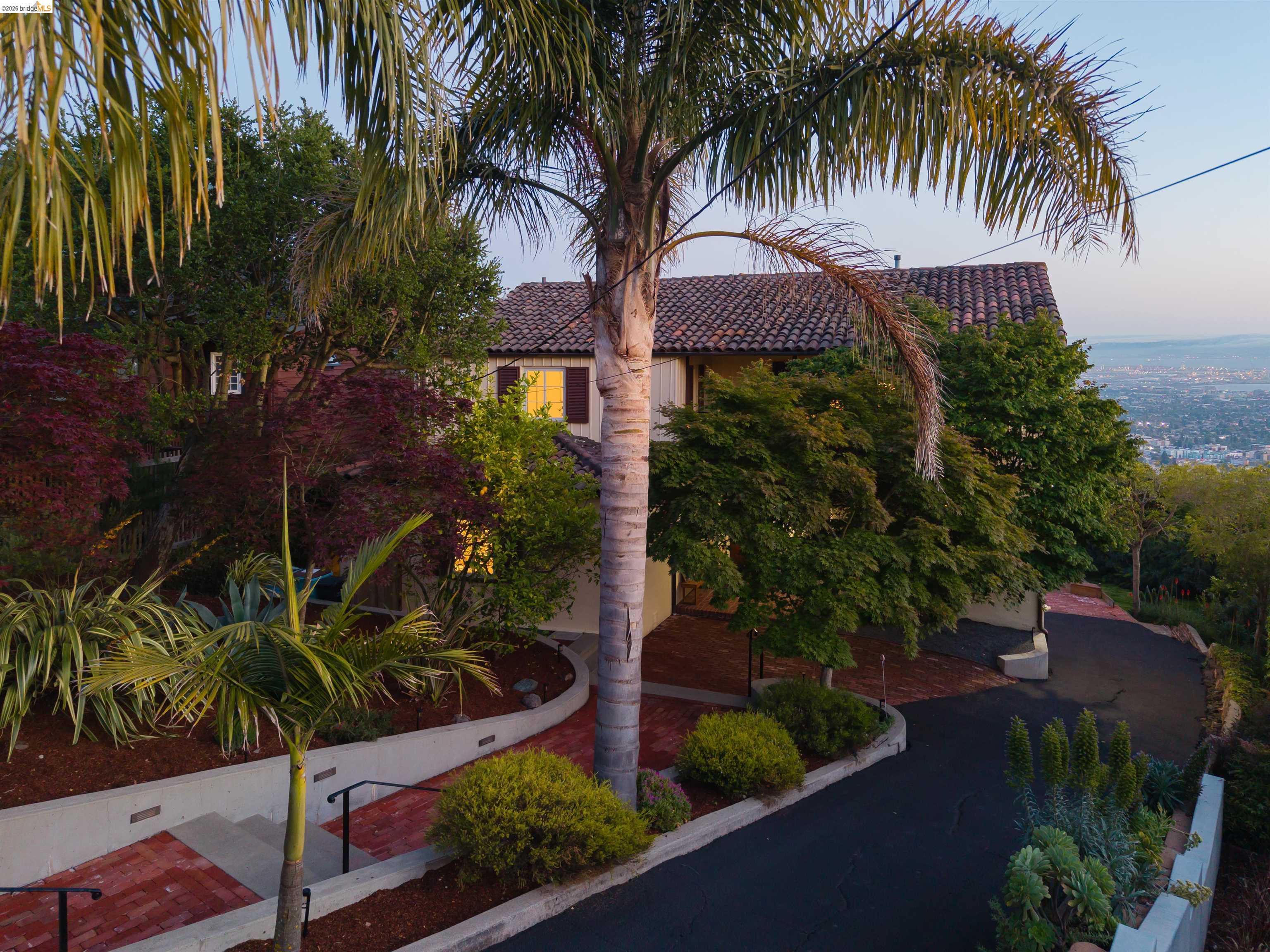 1530 Campus Dr