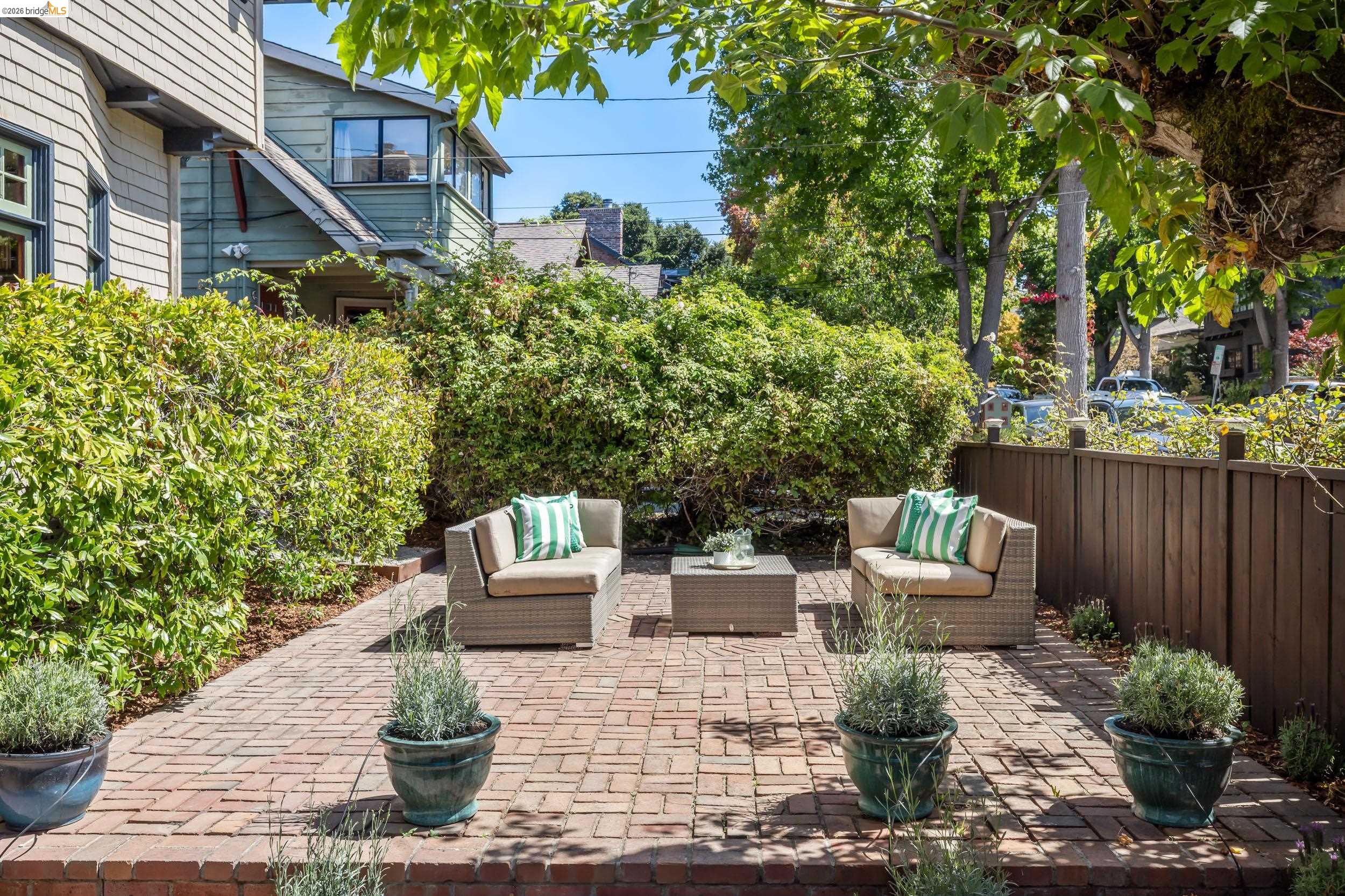 2731 Prince St