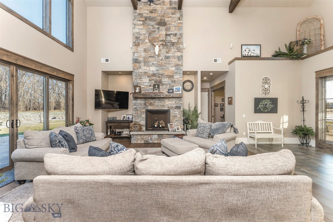 555 Glory Lane