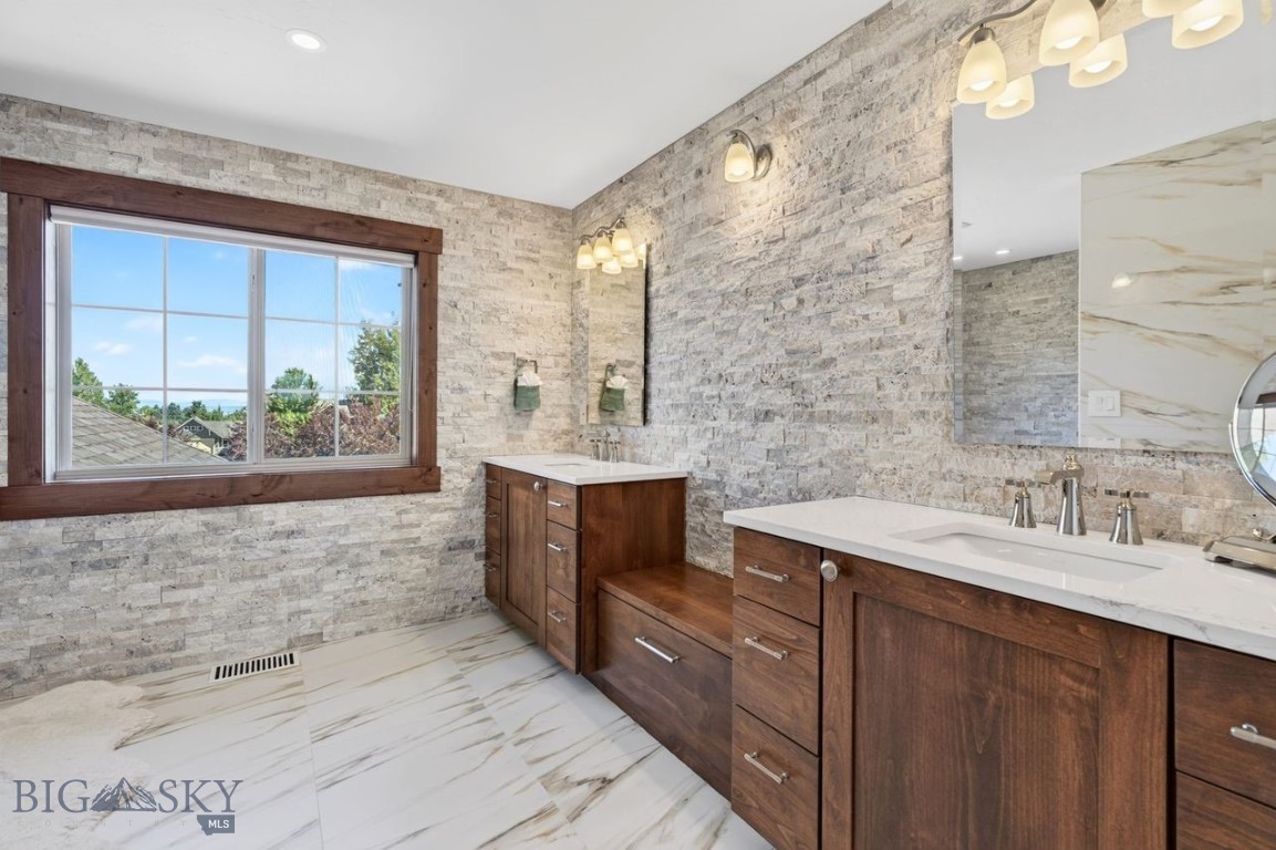 125 Little Wolf Road