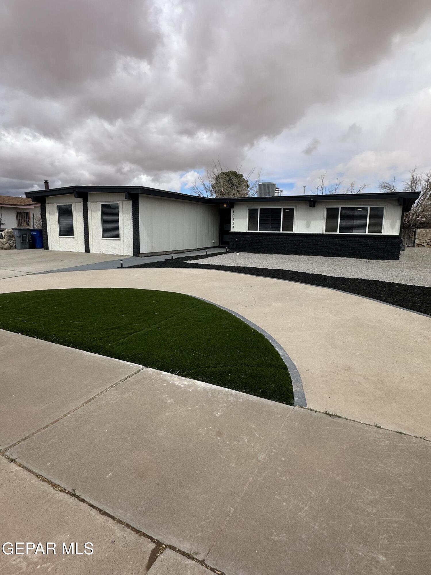 10823 Elkhart Drive Drive
