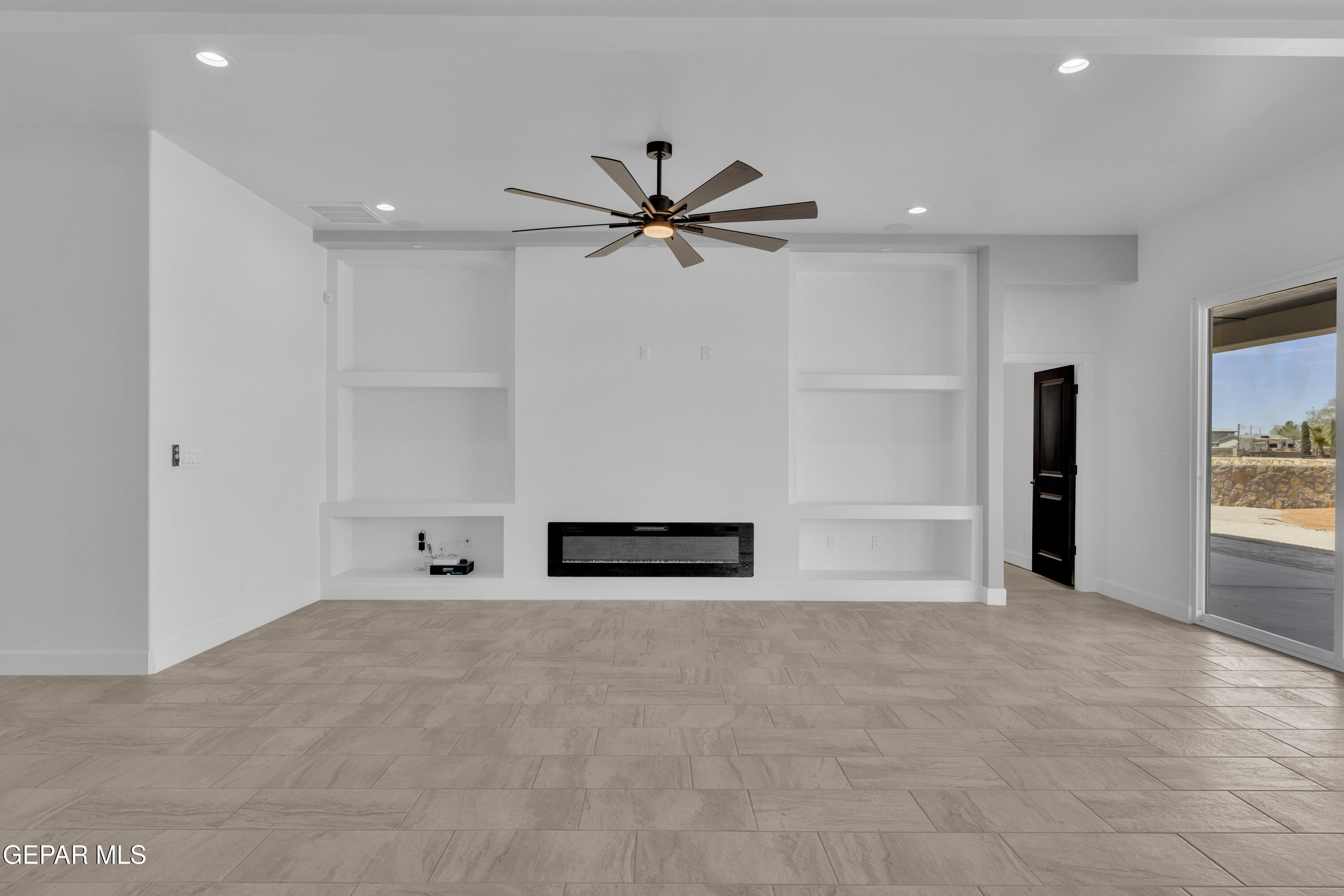 15011 Hinojos Avenue