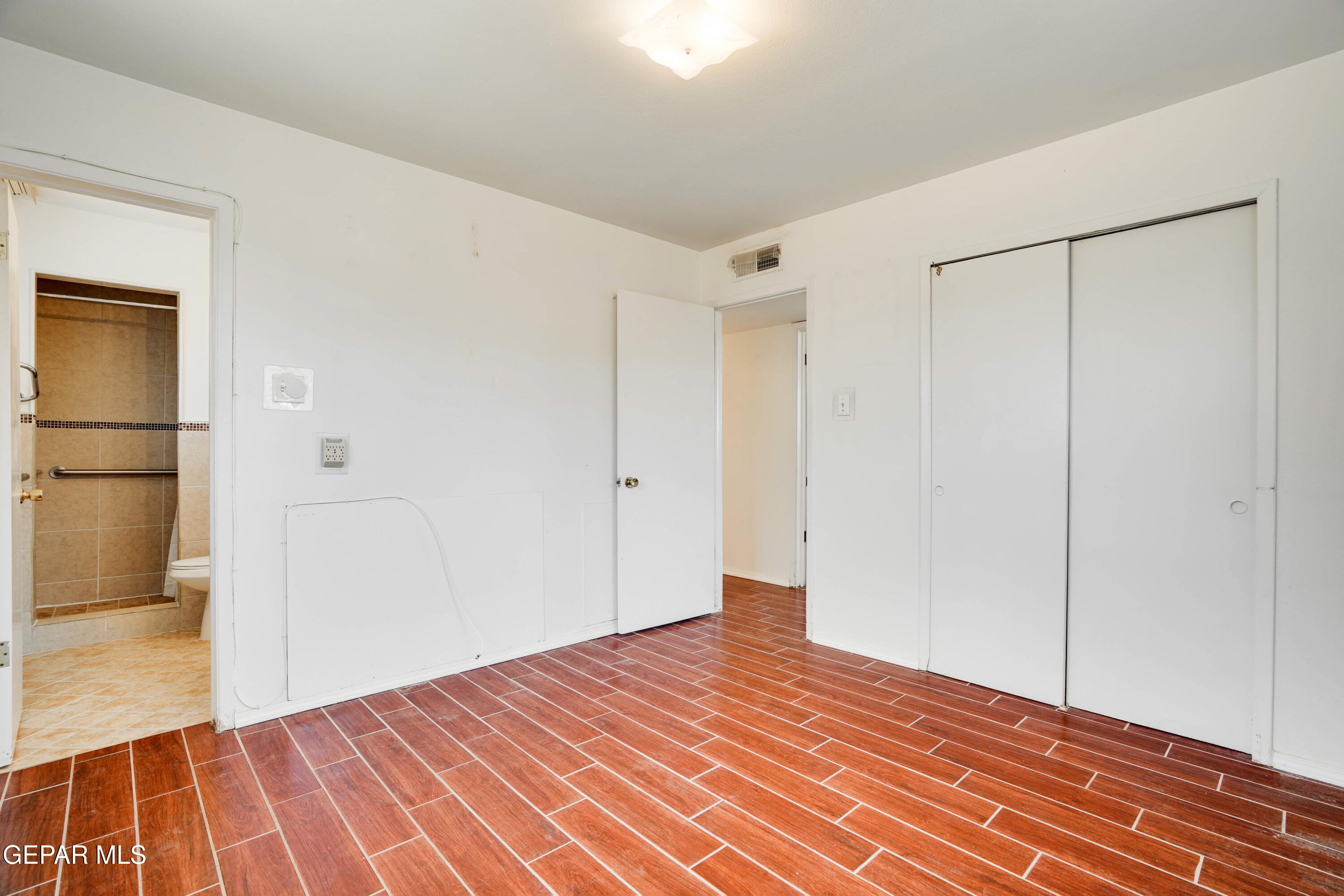 10317 Wilshire Drive