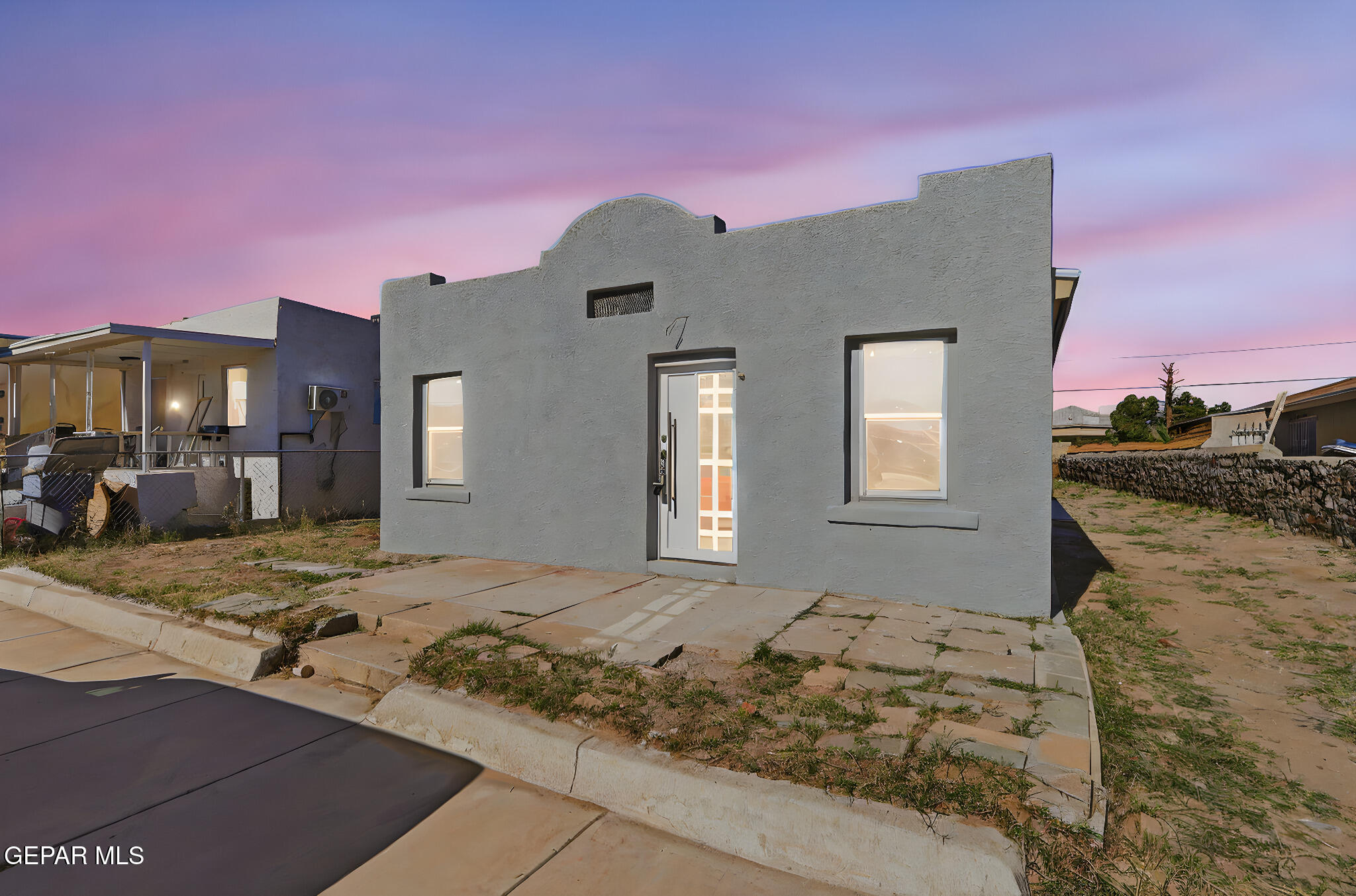 3317 E MISSOURI Avenue