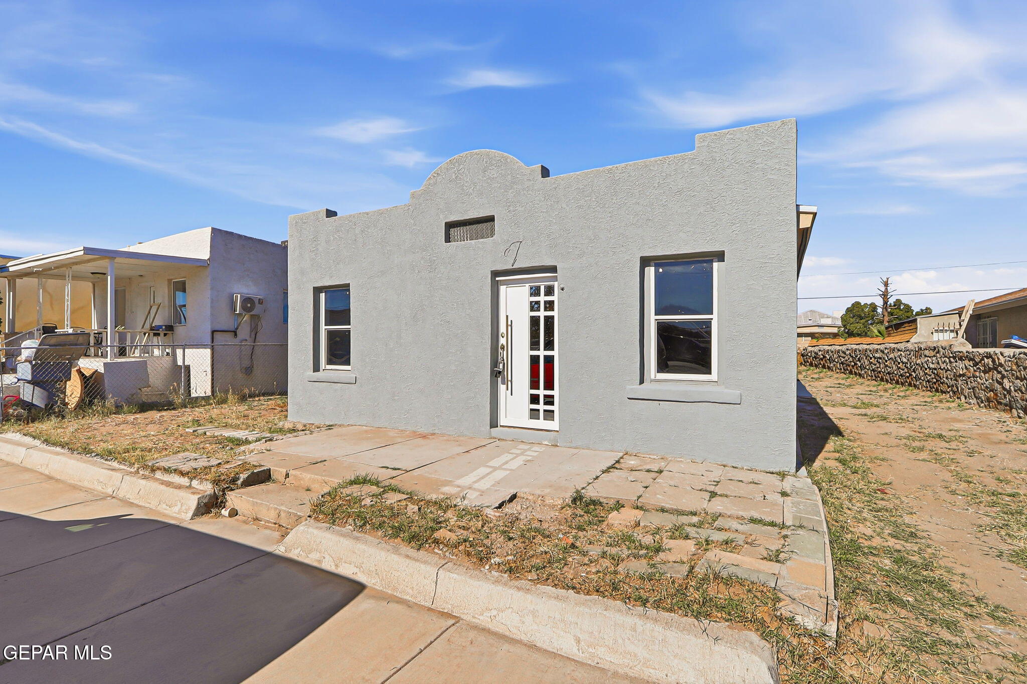 3317 E MISSOURI Avenue