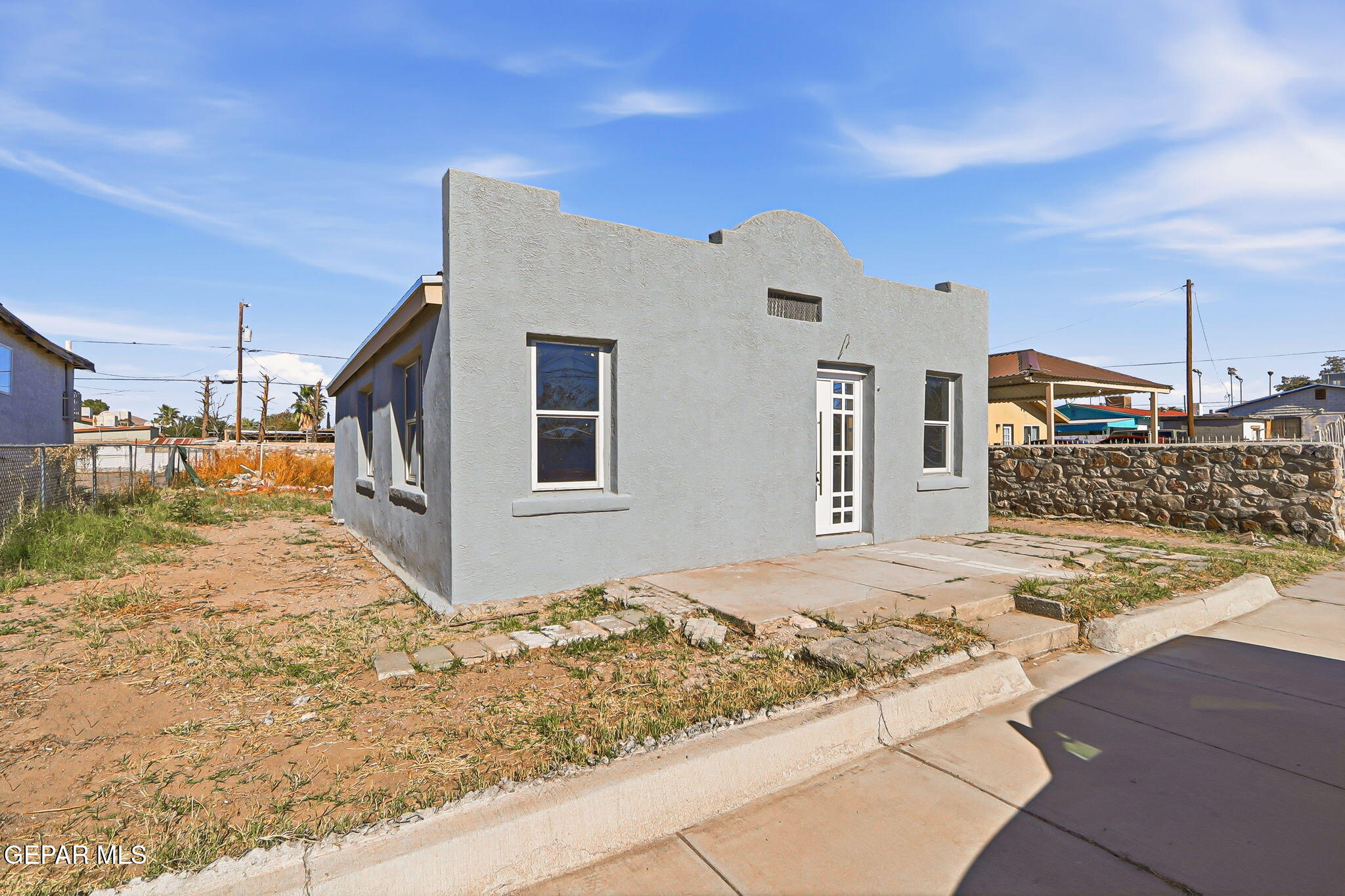 3317 E MISSOURI Avenue
