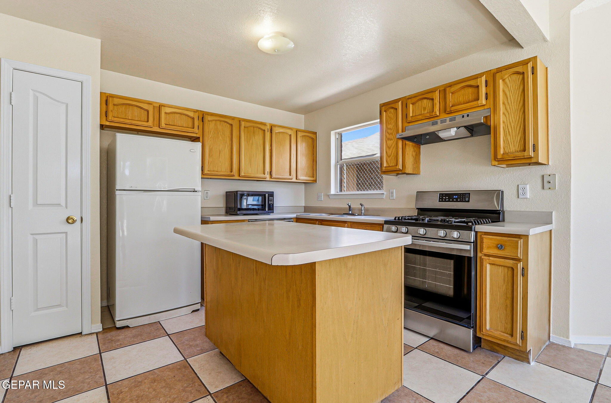 3432 CHICKASAW Drive