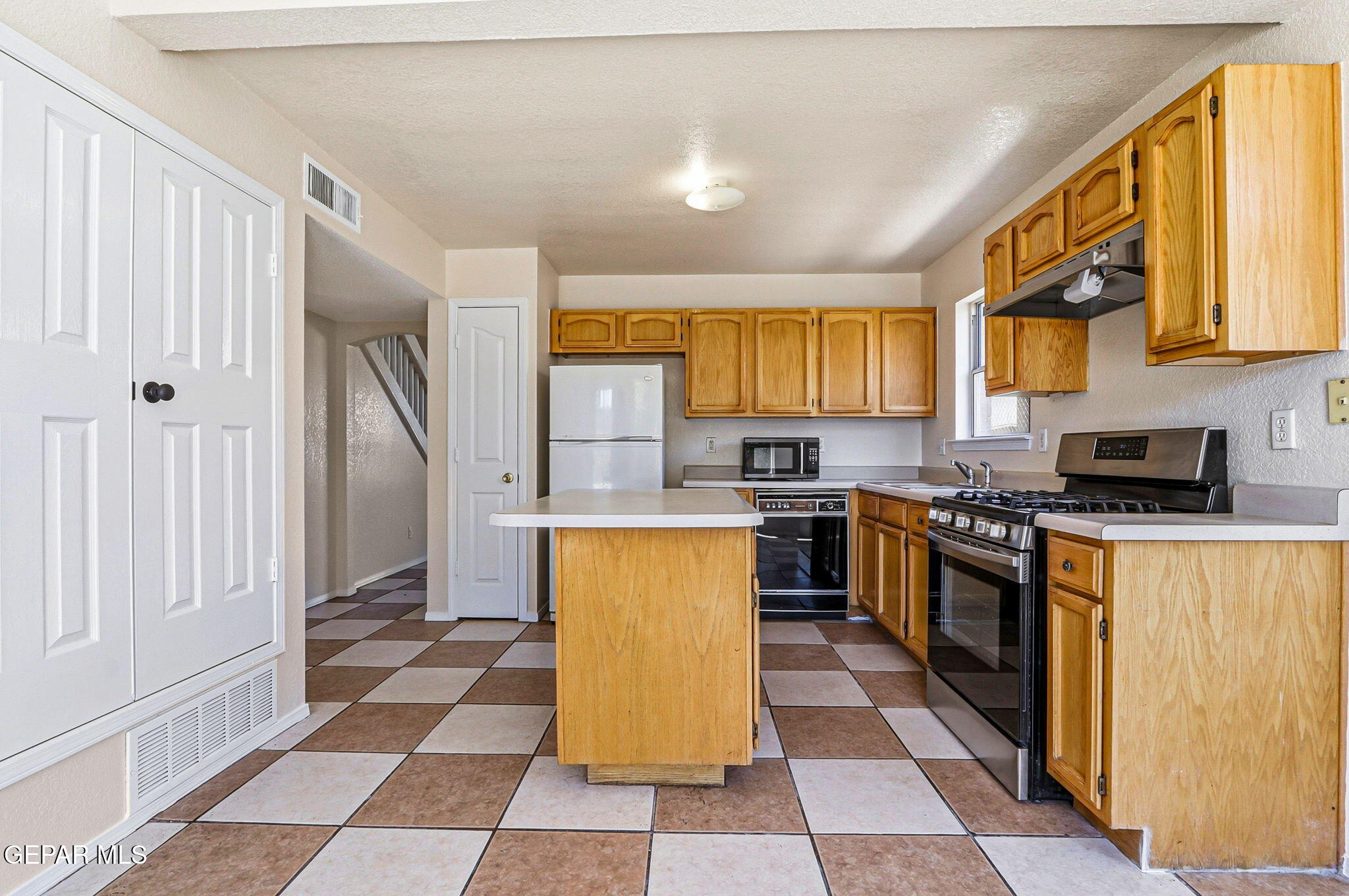 3432 CHICKASAW Drive