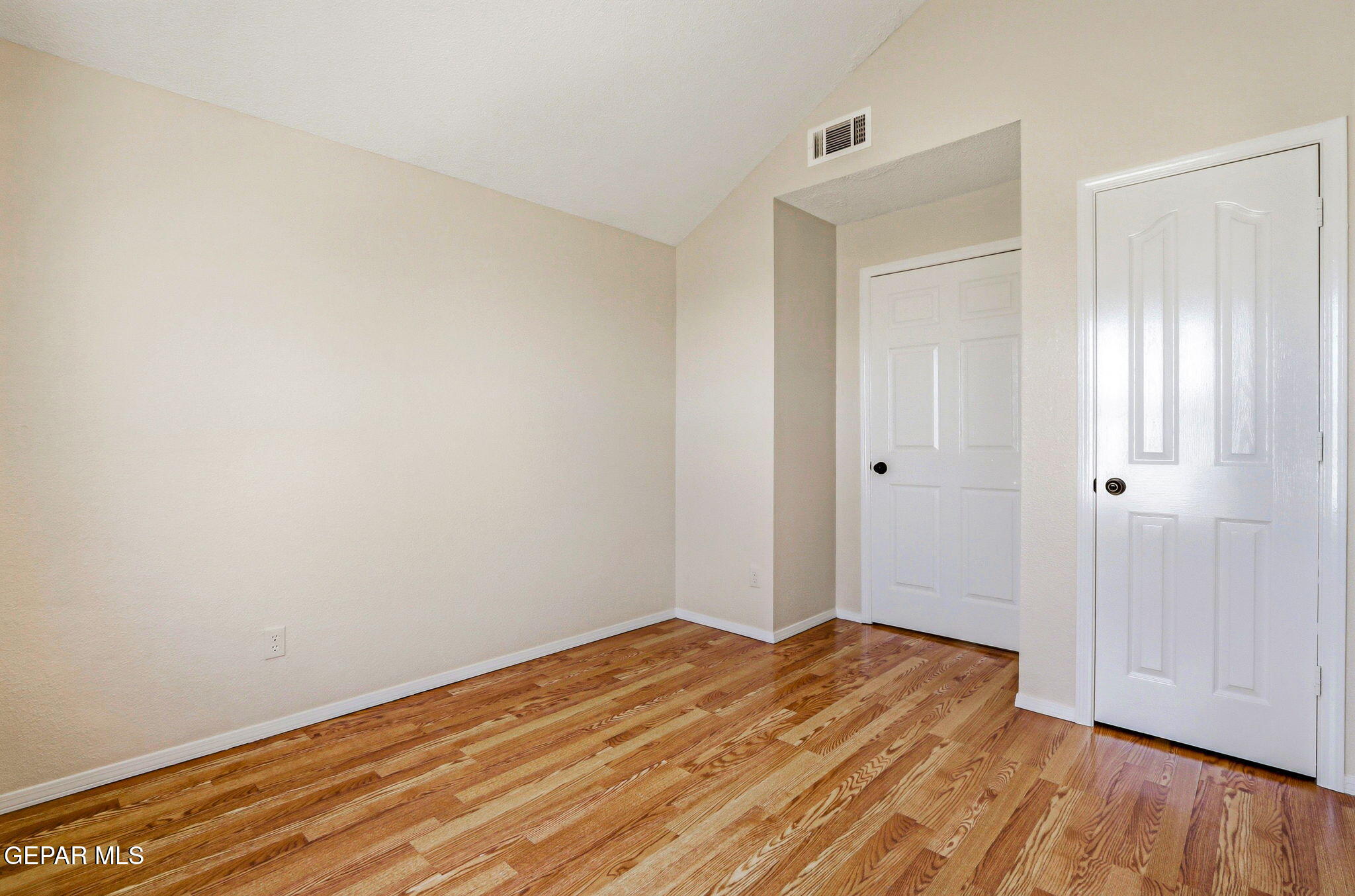 3432 CHICKASAW Drive