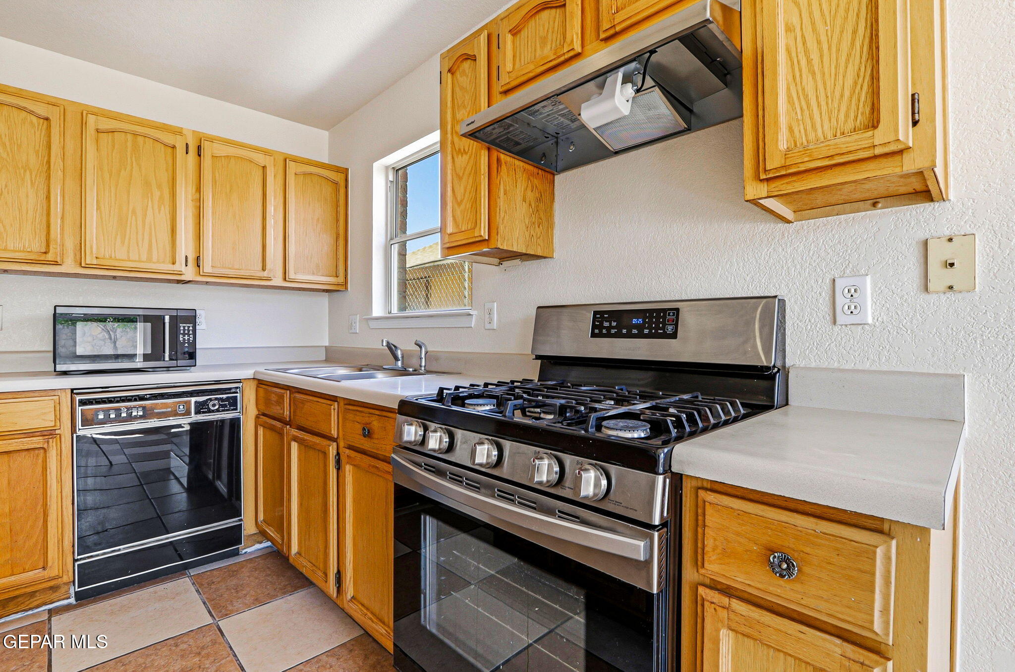 3432 CHICKASAW Drive