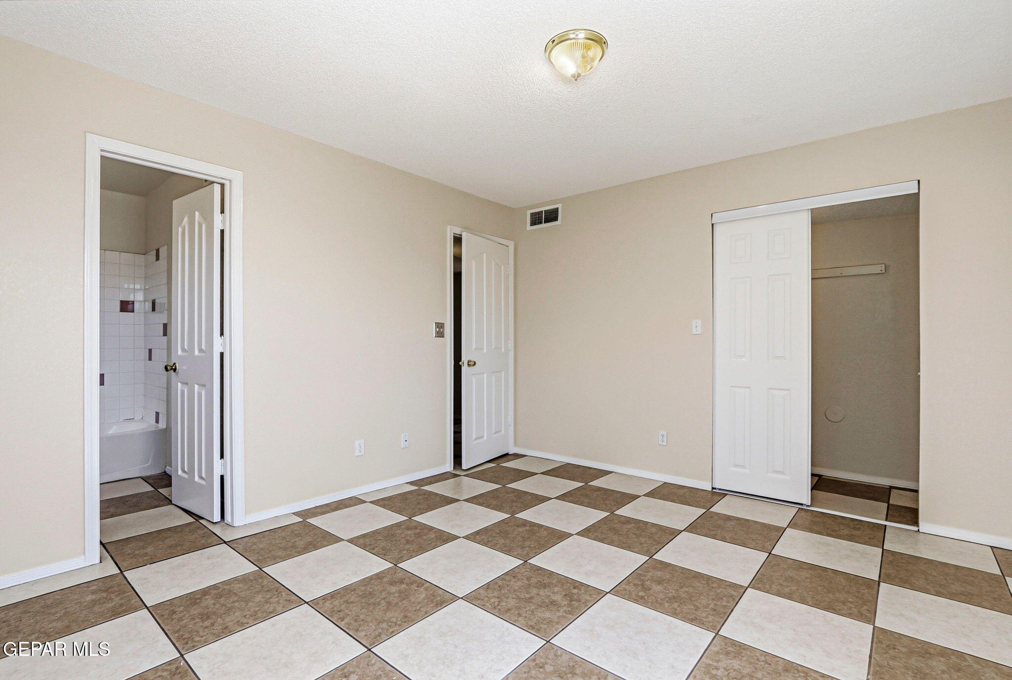 3432 CHICKASAW Drive