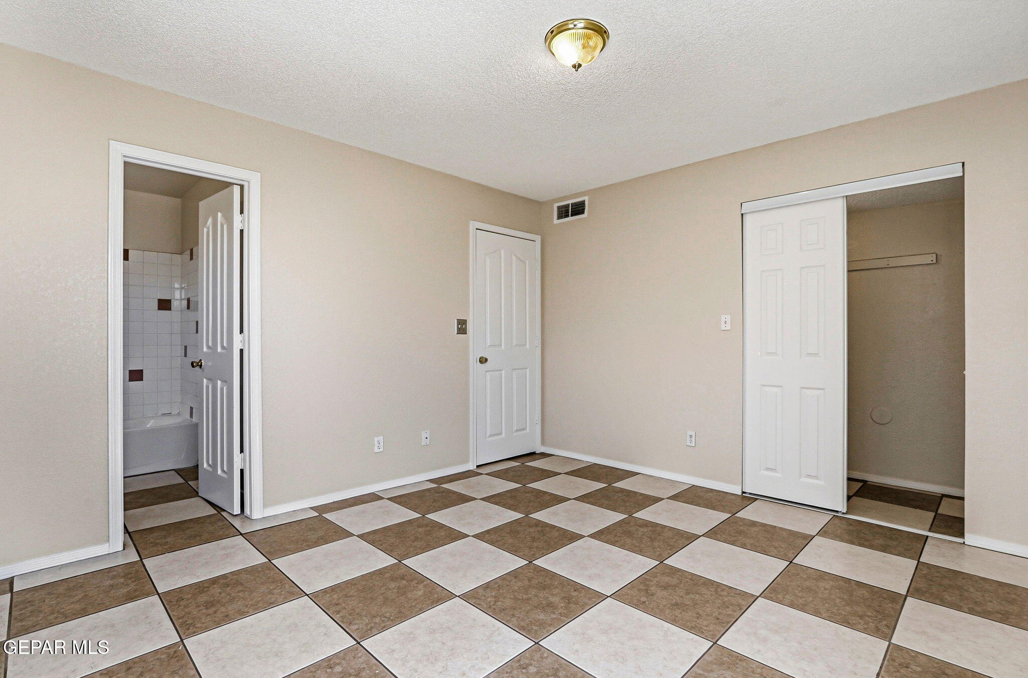 3432 CHICKASAW Drive