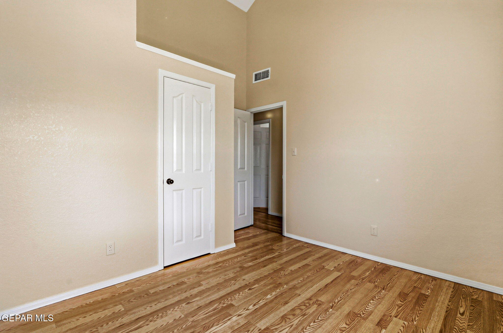 3432 CHICKASAW Drive
