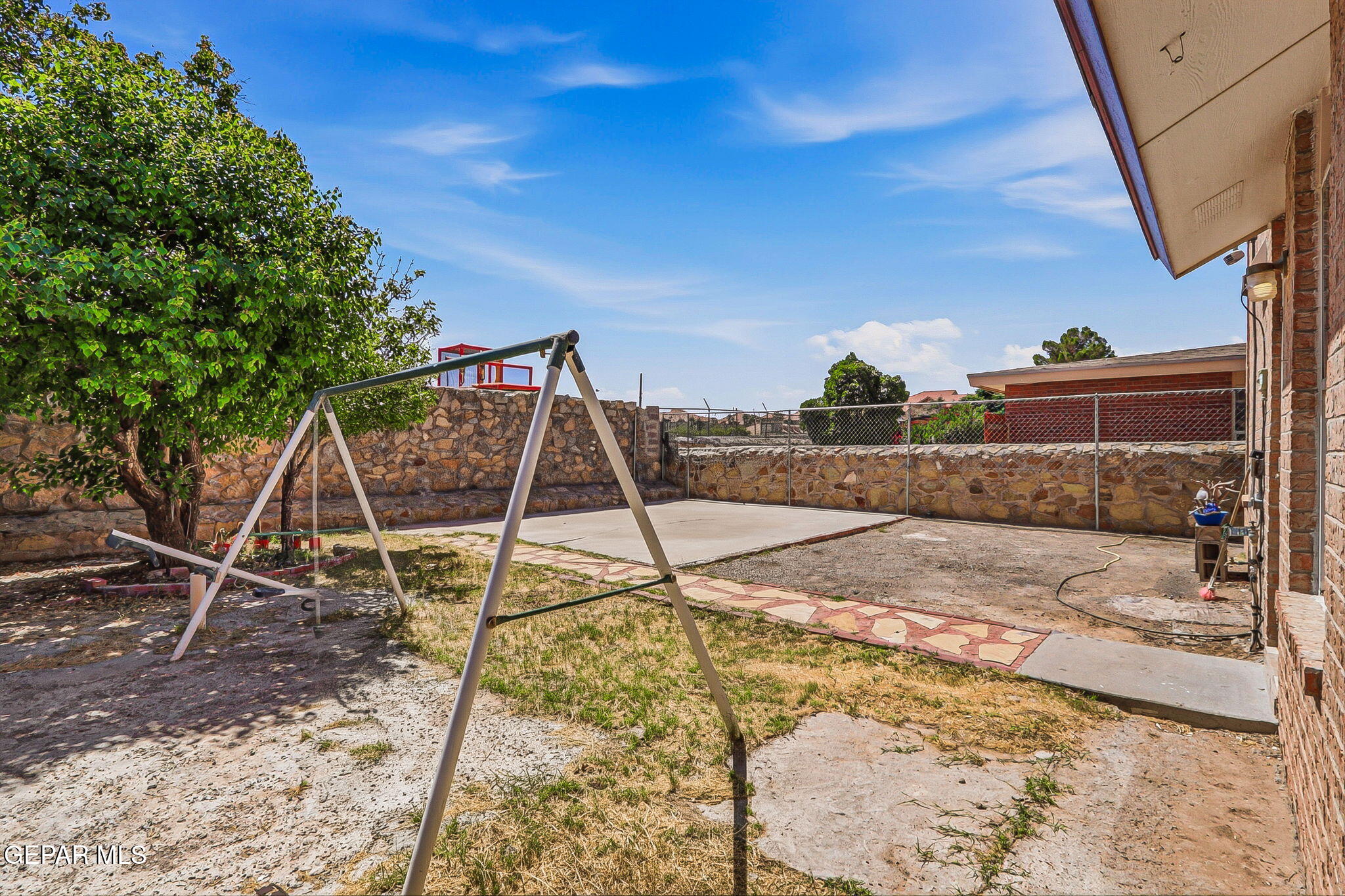 3432 CHICKASAW Drive