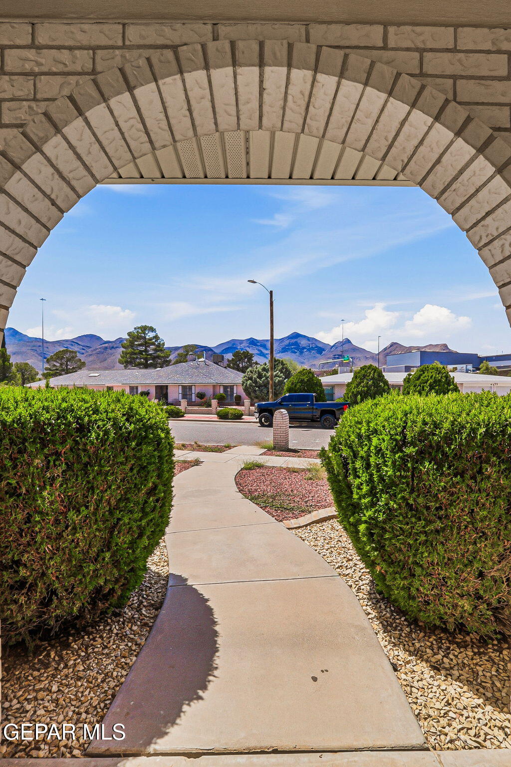 9412 E B TAULBEE Drive