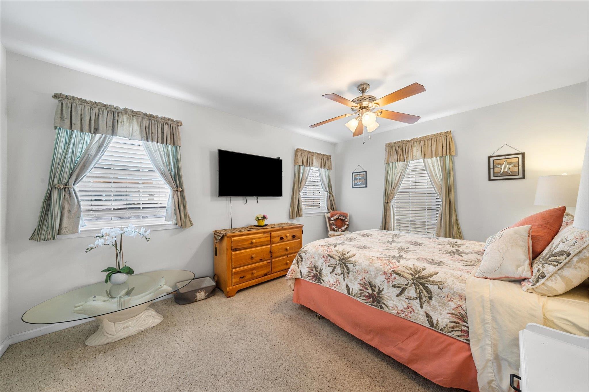 4712 Atlantic Avenue Unit: 104