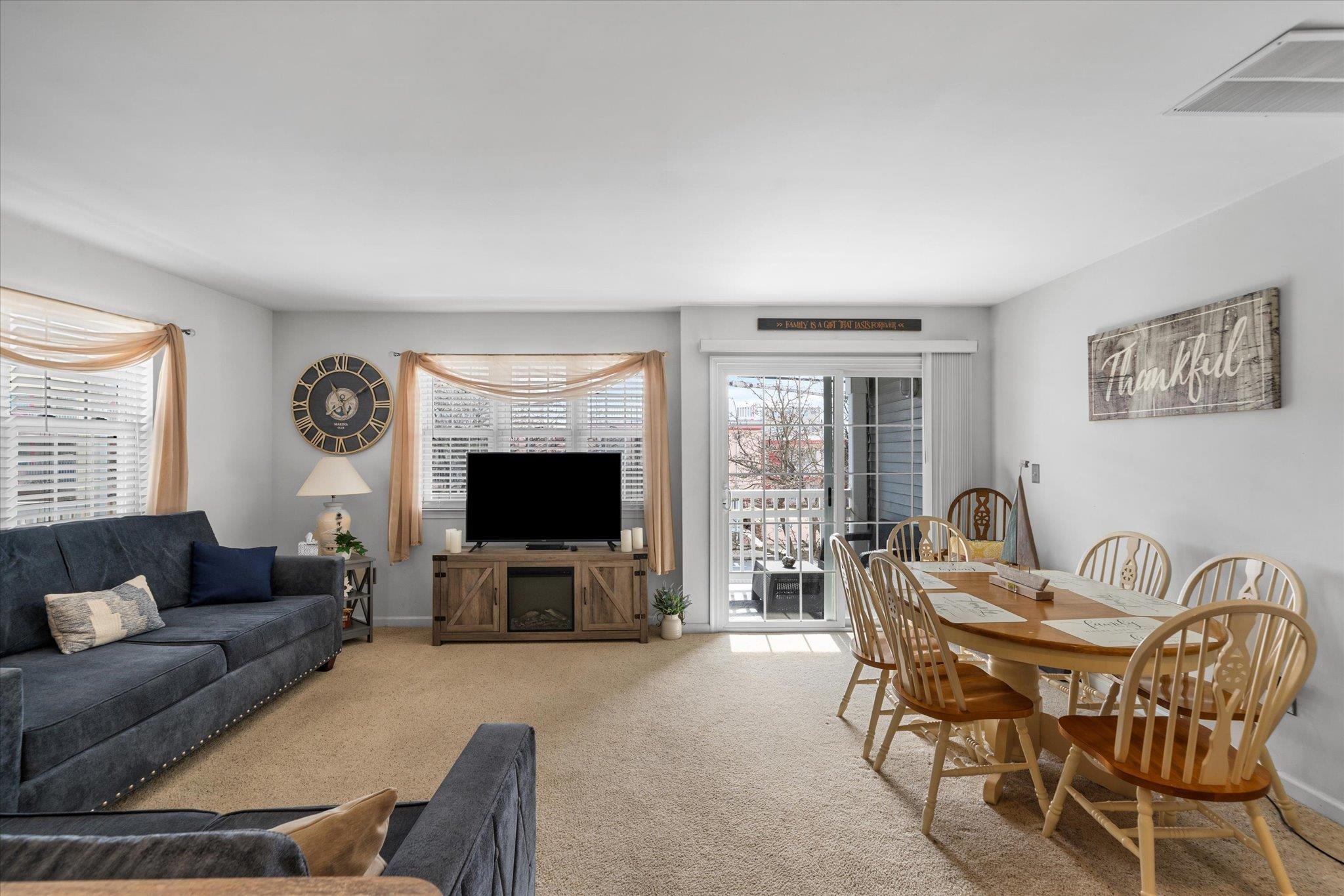 4712 Atlantic Avenue Unit: 104