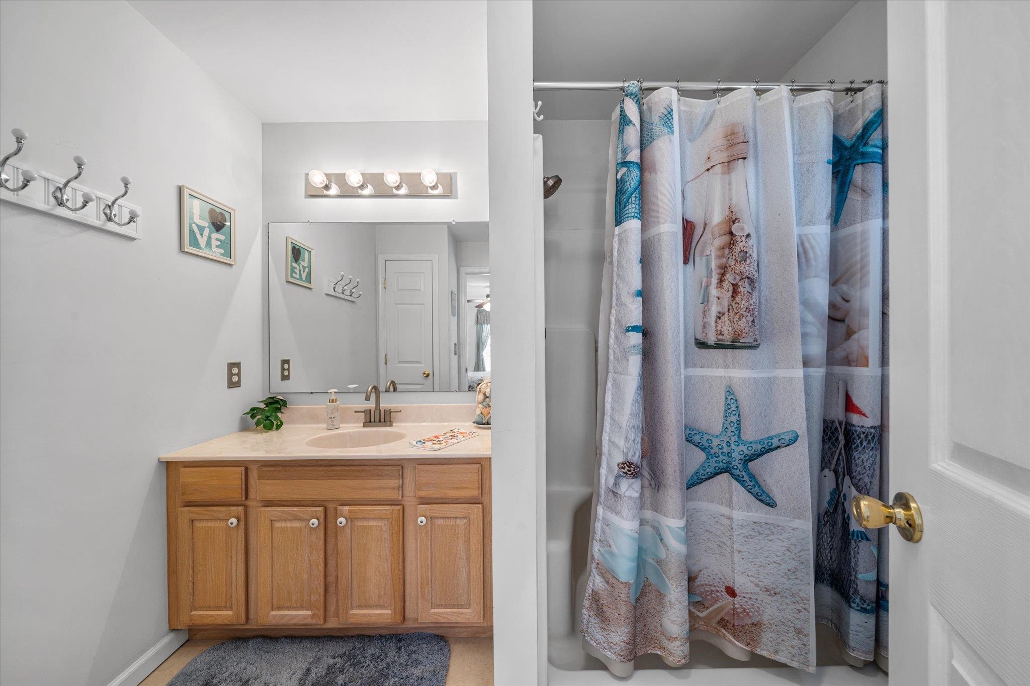 4712 Atlantic Avenue Unit: 104