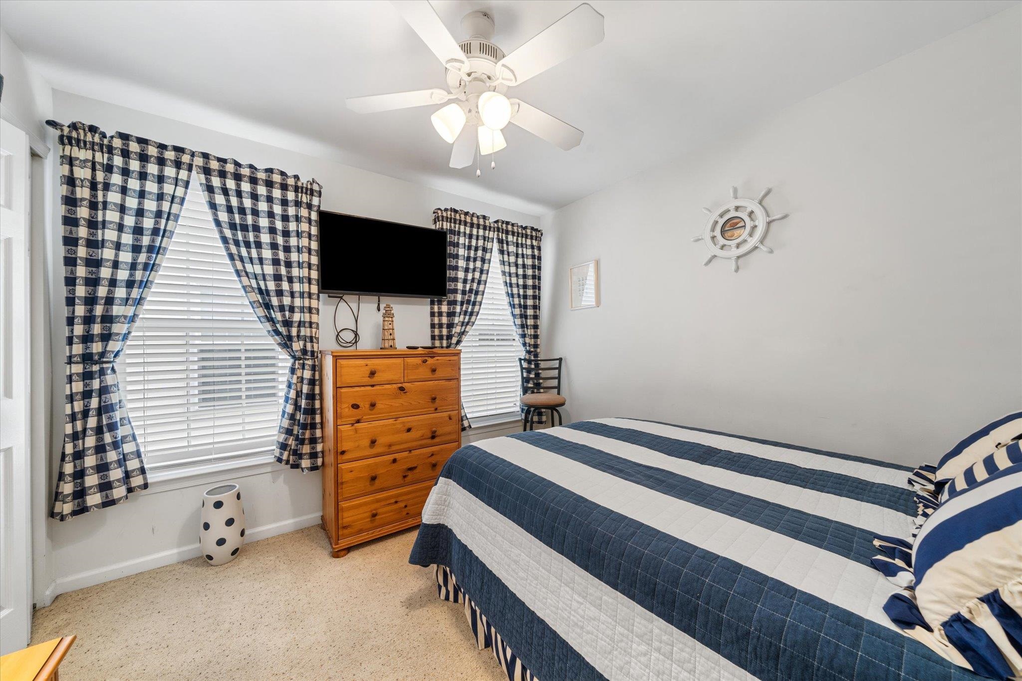 4712 Atlantic Avenue Unit: 104