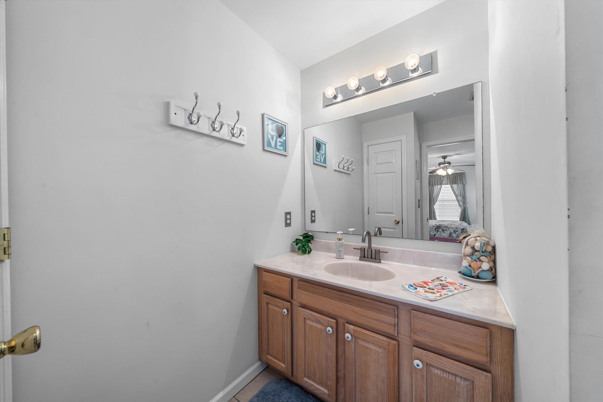 4712 Atlantic Avenue Unit: 104