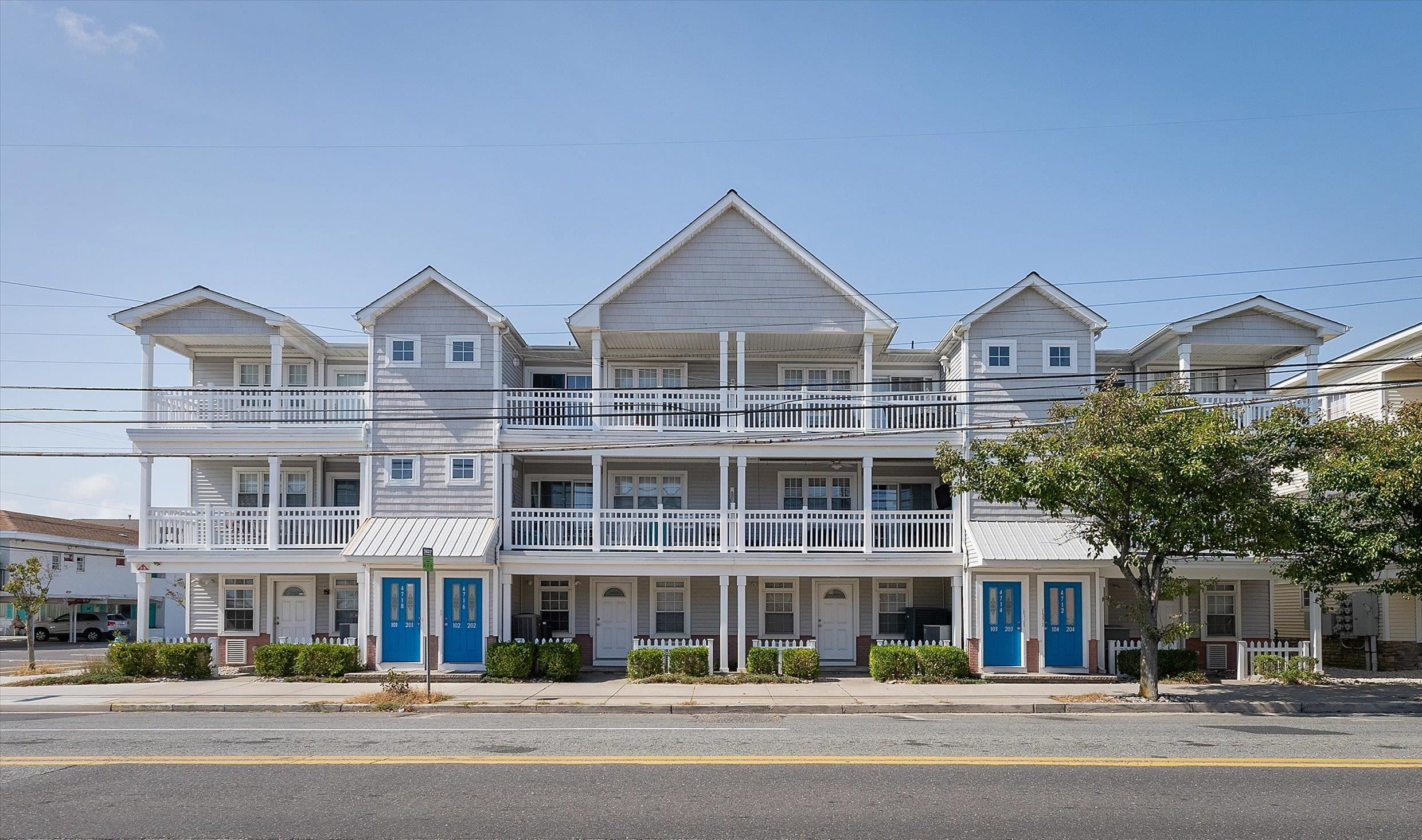4712 Atlantic Avenue Unit: 104