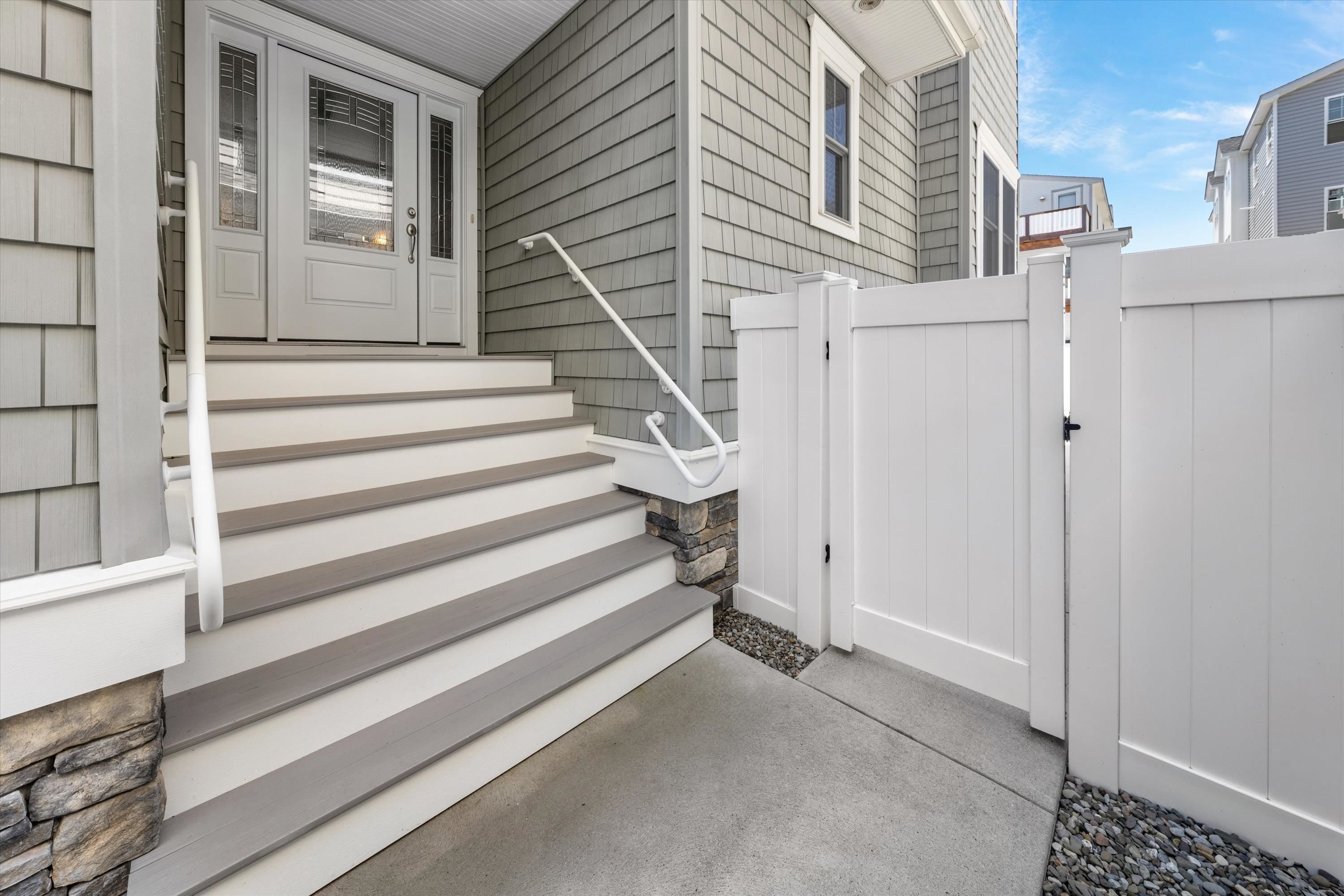 214 57th Street Unit: West