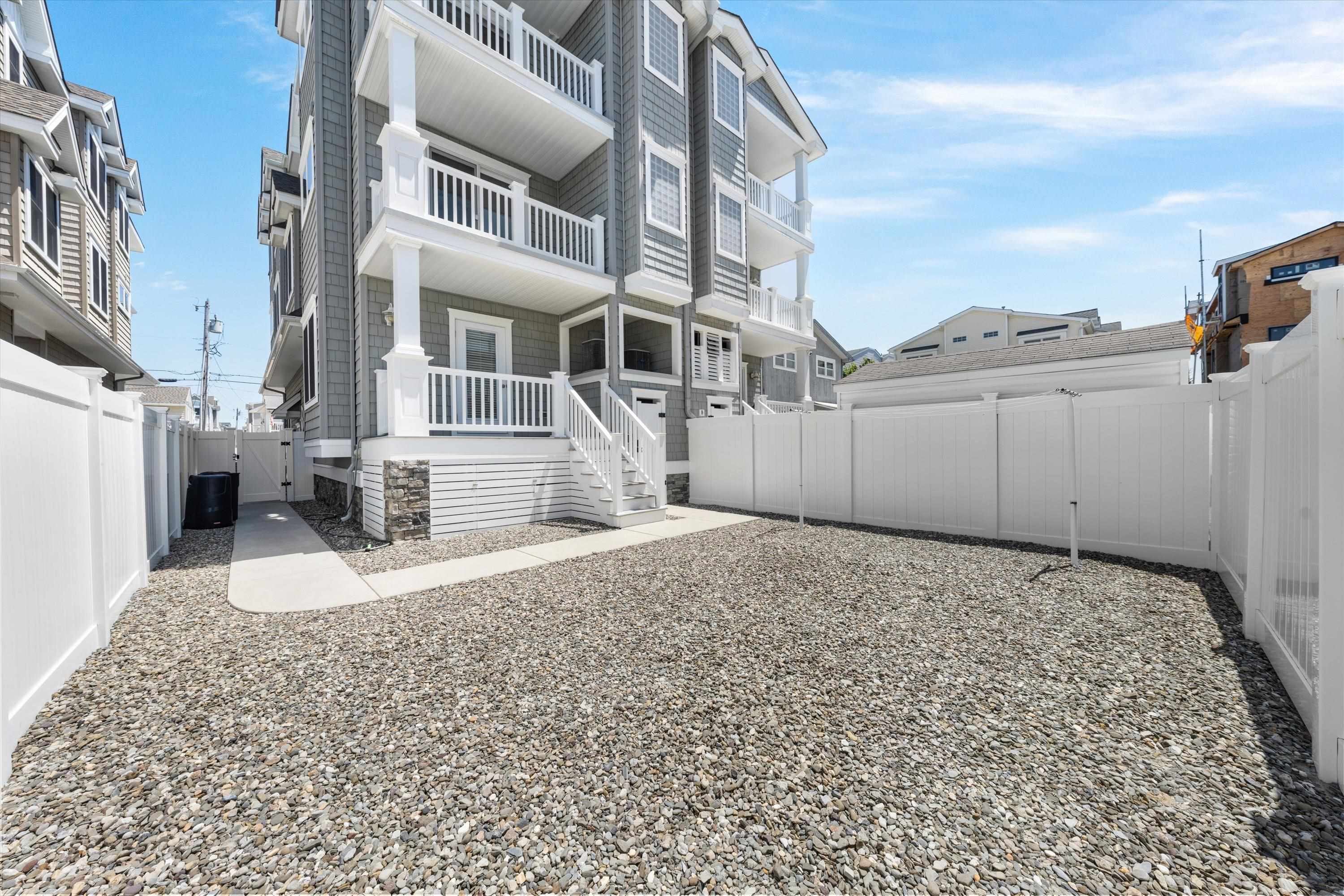 214 57th Street Unit: West