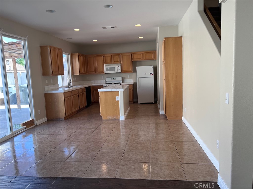 569 Corte San Marino